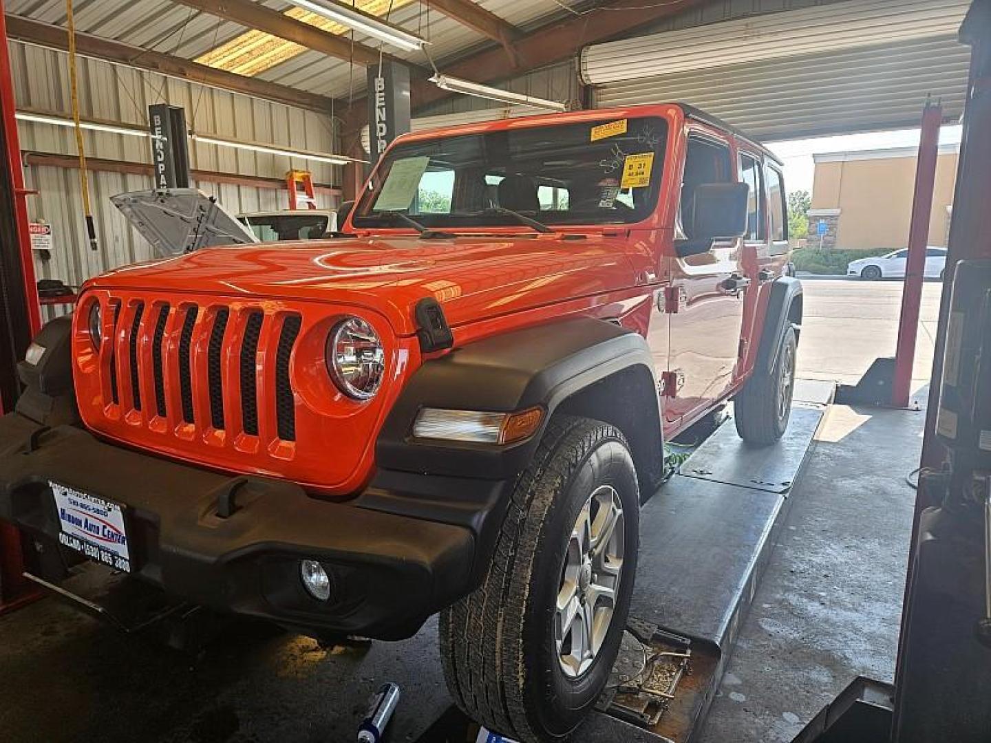 2019 ORANGE Jeep Wrangler Unlimited (1C4HJXDGXKW) with an V6 VVT 3.6 Liter engine, located at 246 E Walker St., Orland, 95963, (530) 865-5800, 39.747589, -122.178398 - Photo#0