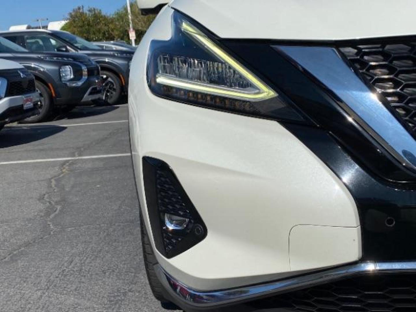 2019 WHITE Nissan Murano (5N1AZ2MJXKN) with an V6 3.5 Liter engine, Automatic Xtronic CVT transmission, located at 412 Auto Vista Drive, Palmdale, 93551, (661) 945-0620, 34.592636, -118.136681 - Photo#10