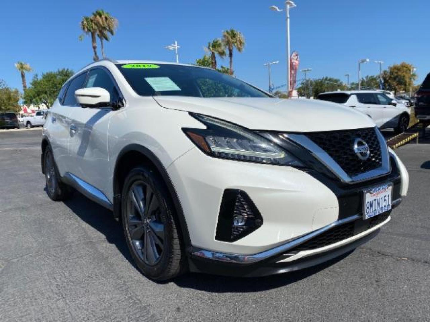 2019 WHITE Nissan Murano (5N1AZ2MJXKN) with an V6 3.5 Liter engine, Automatic Xtronic CVT transmission, located at 412 Auto Vista Drive, Palmdale, 93551, (661) 945-0620, 34.592636, -118.136681 - Photo#0