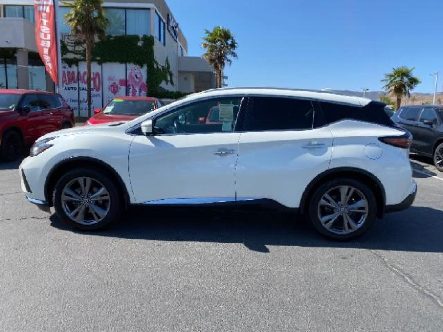 2019 WHITE Nissan Murano (5N1AZ2MJXKN) with an V6 3.5 Liter engine, Automatic Xtronic CVT transmission, located at 412 Auto Vista Drive, Palmdale, 93551, (661) 945-0620, 34.592636, -118.136681 - Photo#4