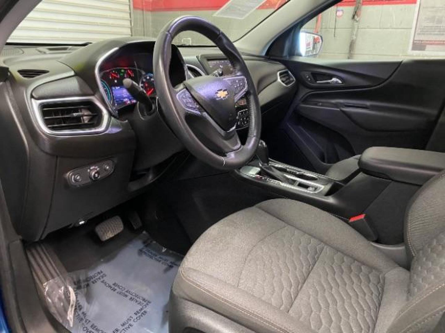 2020 blue Chevrolet Equinox (2GNAXKEV9L6) with an 4-Cyl Turbo 1.5 Liter engine, Automatic transmission, located at 412 Auto Vista Drive, Palmdale, 93551, (661) 945-0620, 34.592636, -118.136681 - Photo#18