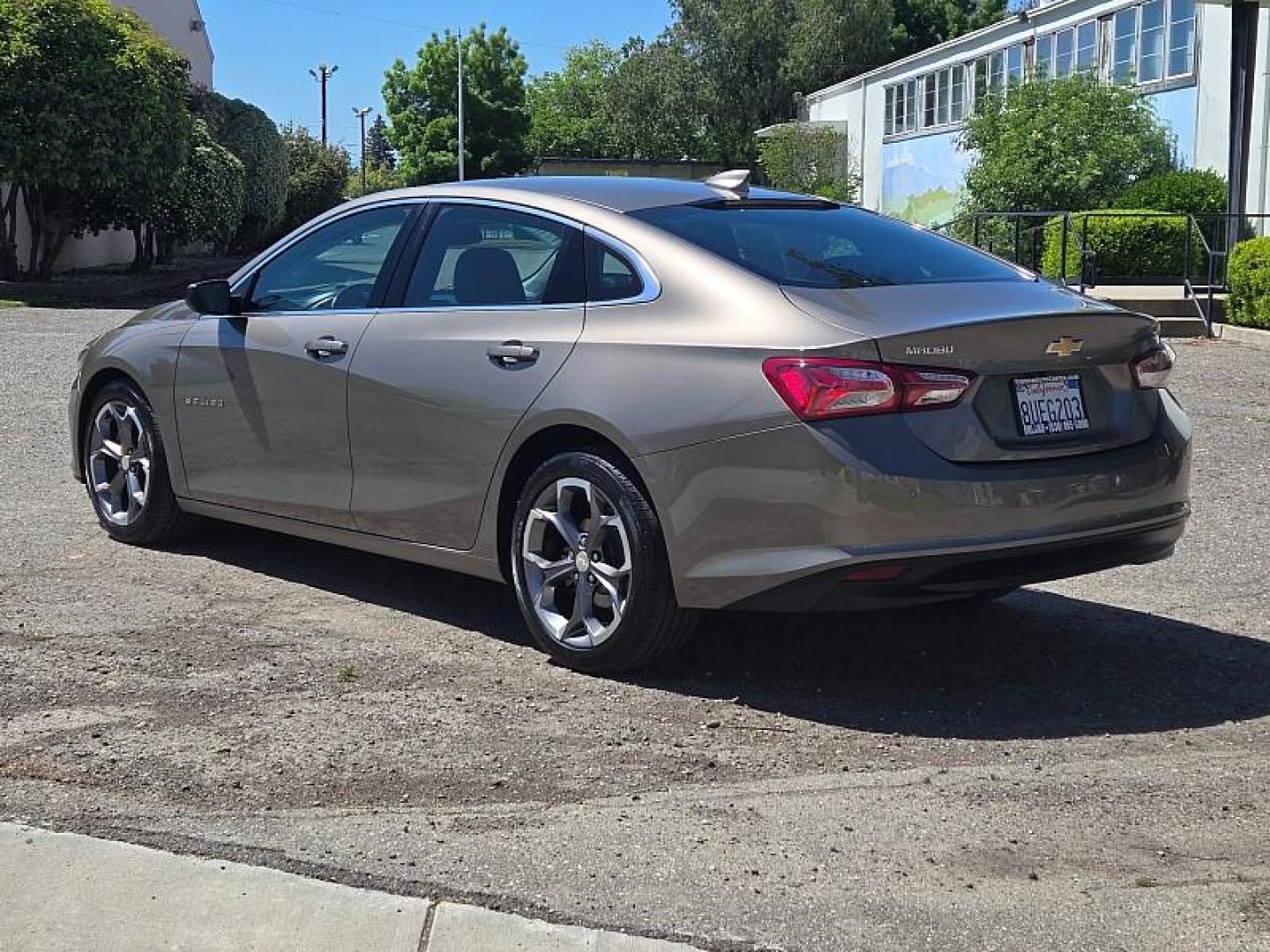 2020 GRAY Chevrolet Malibu (1G1ZD5STXLF) with an 4-Cyl Turbo 1.5 Liter engine, Automatic CVT transmission, located at 246 E Walker St., Orland, 95963, (530) 865-5800, 39.747589, -122.178398 - Photo#4