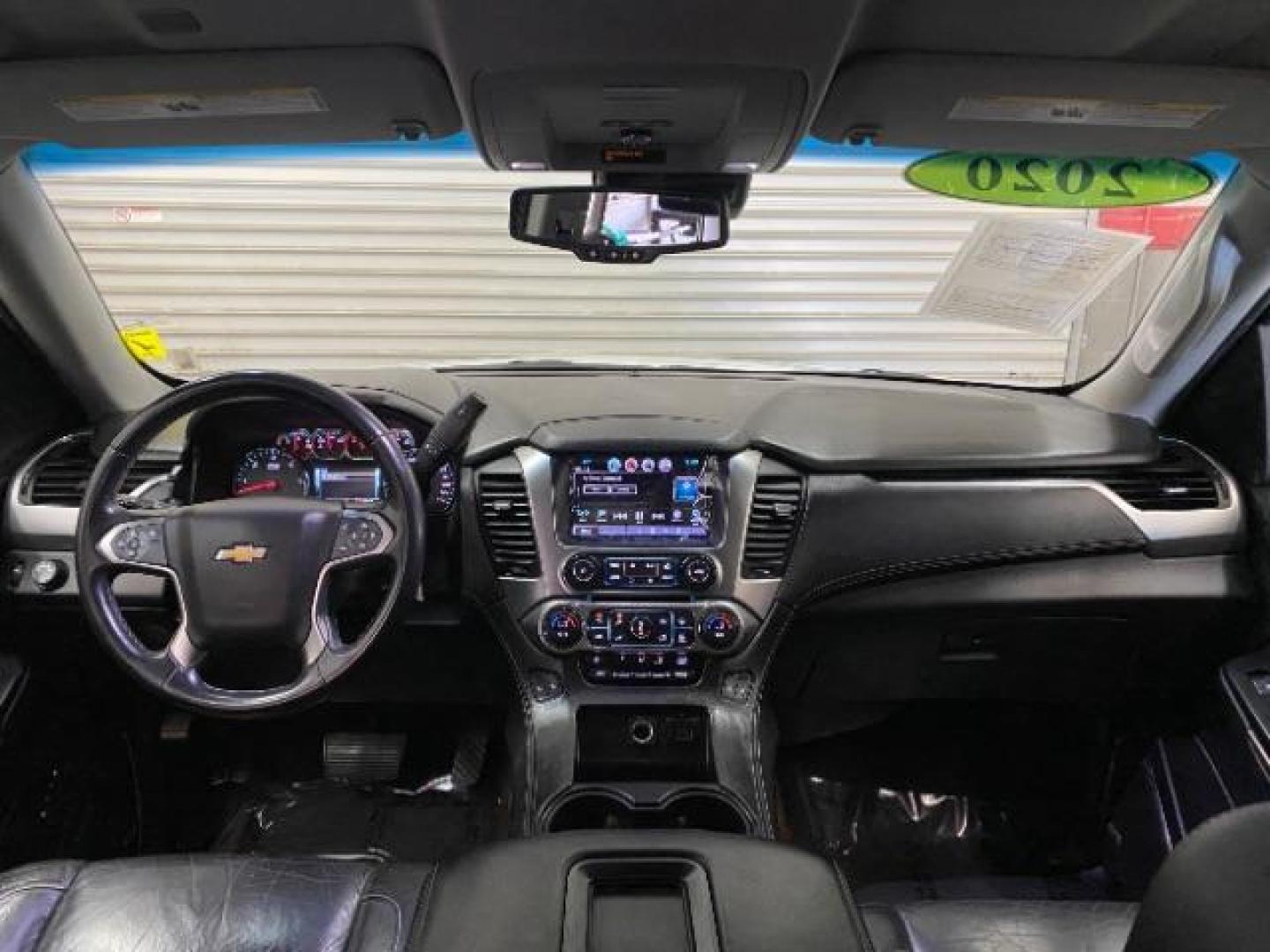 2020 WHITE Chevrolet Tahoe (1GNSCBKCXLR) with an V8 EcoTec3 5.3 Liter engine, Automatic 6-Spd w/Overdrive transmission, located at 412 Auto Vista Drive, Palmdale, 93551, (661) 945-0620, 34.592636, -118.136681 - Photo#18