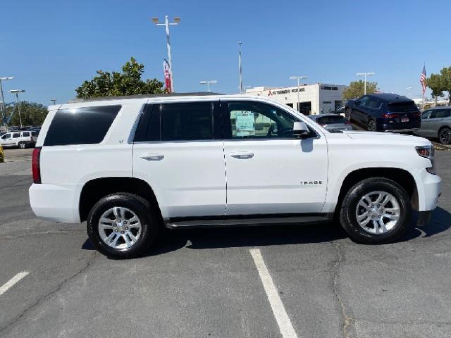 2020 WHITE Chevrolet Tahoe (1GNSCBKCXLR) with an V8 EcoTec3 5.3 Liter engine, Automatic 6-Spd w/Overdrive transmission, located at 412 Auto Vista Drive, Palmdale, 93551, (661) 945-0620, 34.592636, -118.136681 - Photo#7