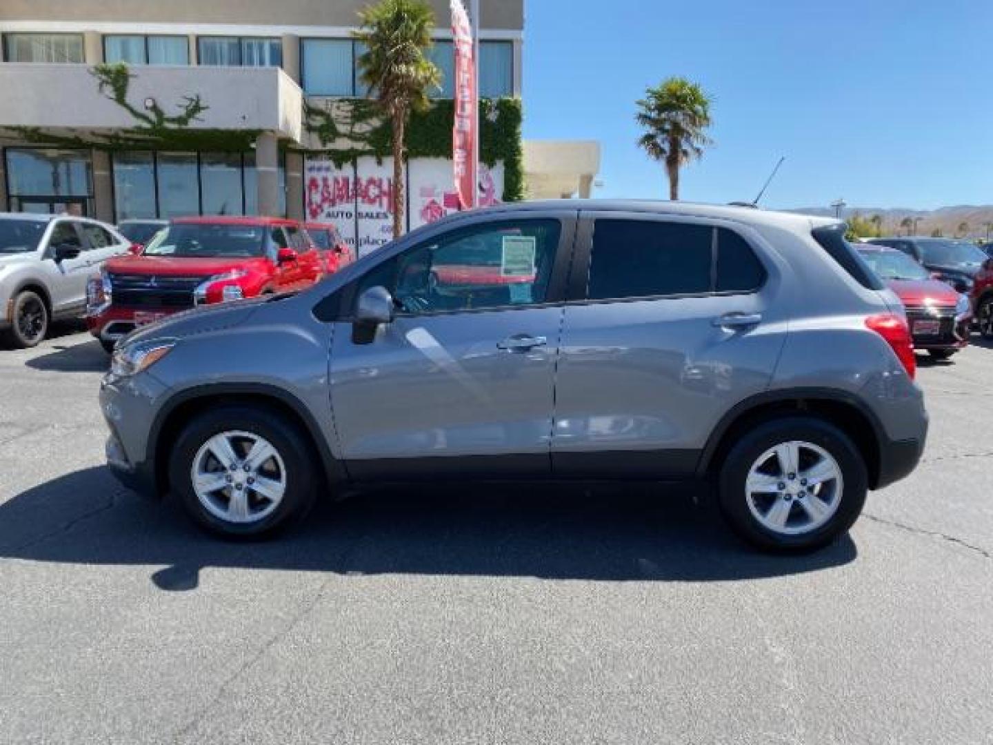 2020 GRAY Chevrolet Trax (3GNCJKSB8LL) with an 4-Cyl ECOTEC Turbo 1.4 Liter engine, Automatic 6-Spd transmission, located at 412 Auto Vista Drive, Palmdale, 93551, (661) 945-0620, 34.592636, -118.136681 - Photo#4