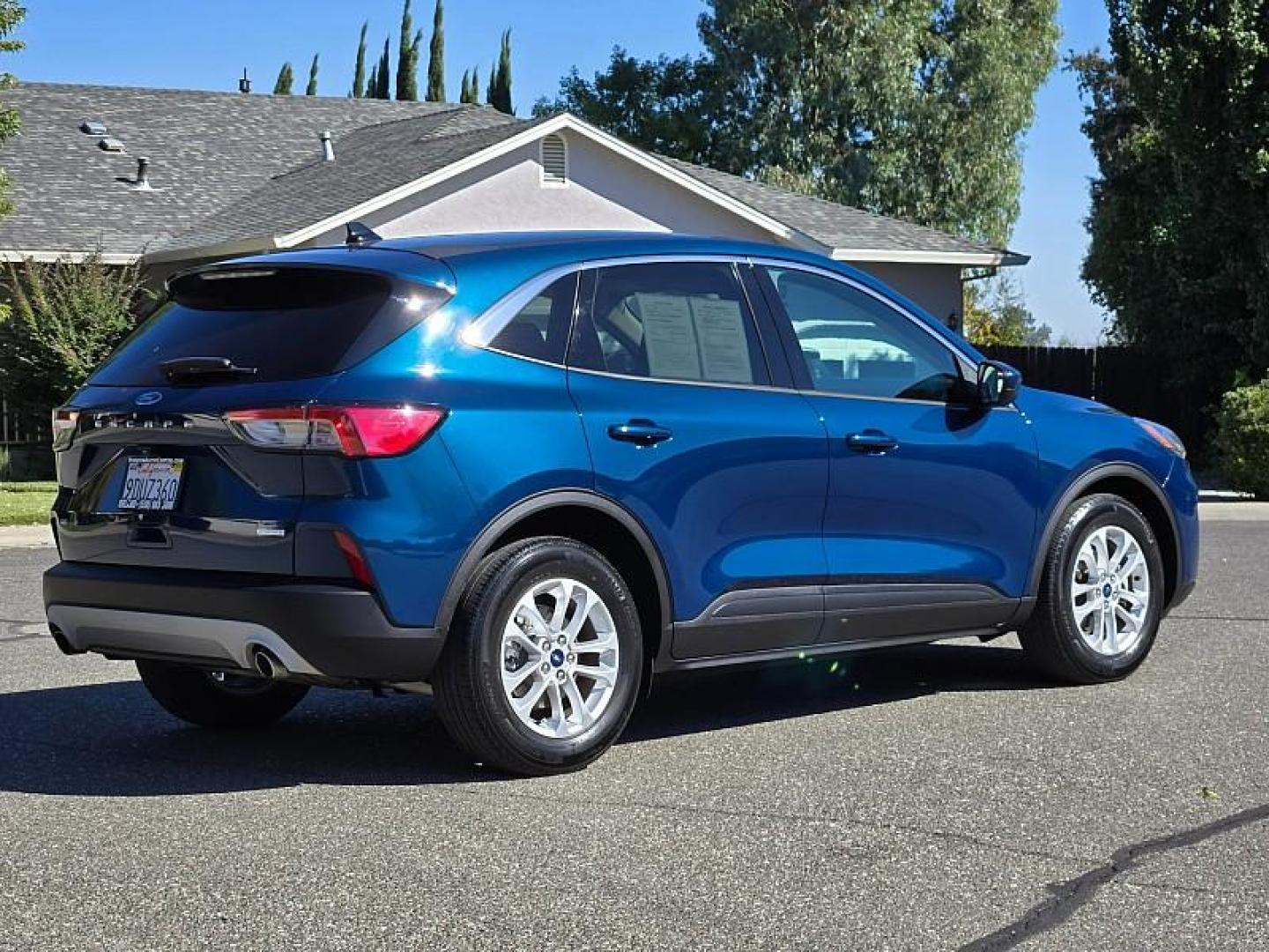 2020 GREEN Ford Escape (1FMCU0G61LU) with an 3-Cyl EcoBoost Turbo 1.5 Liter engine, Automatic 8-Spd transmission, located at 246 E Walker St., Orland, 95963, (530) 865-5800, 39.747589, -122.178398 - Photo#6