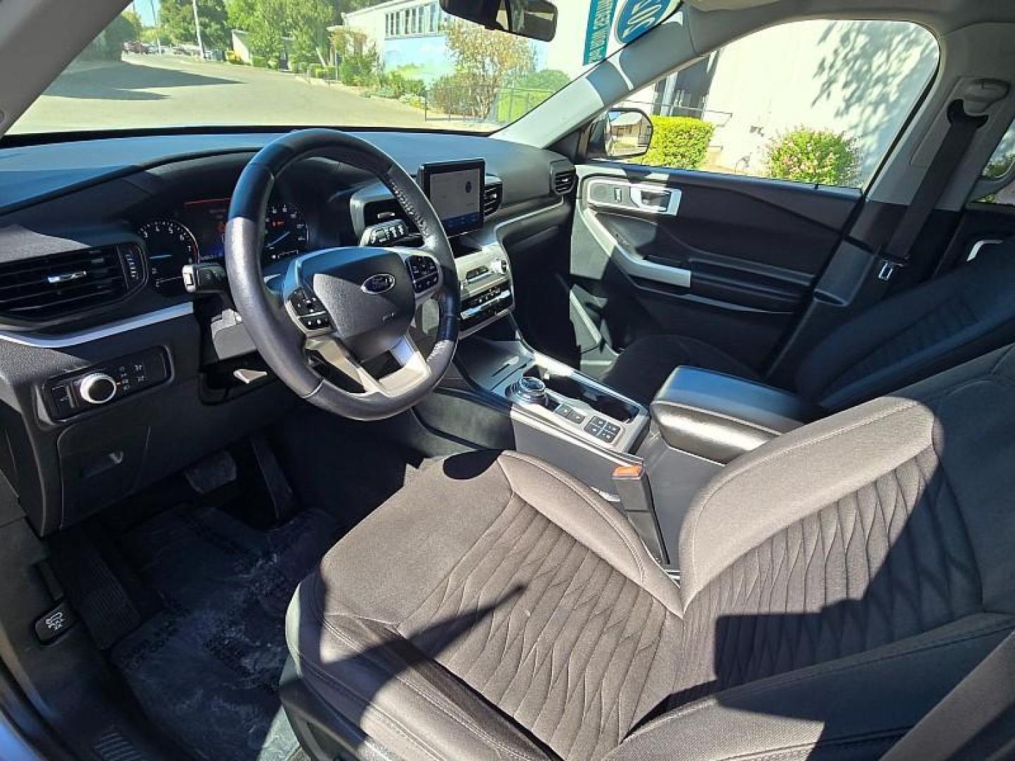 2020 SILVER Ford Explorer (1FMSK7DH7LG) with an 4-Cyl EcoBoost Turbo 2.3 Liter engine, Automatic 10-Spd w/SelectShift transmission, located at 246 E Walker St., Orland, 95963, (530) 865-5800, 39.747589, -122.178398 - Photo#12