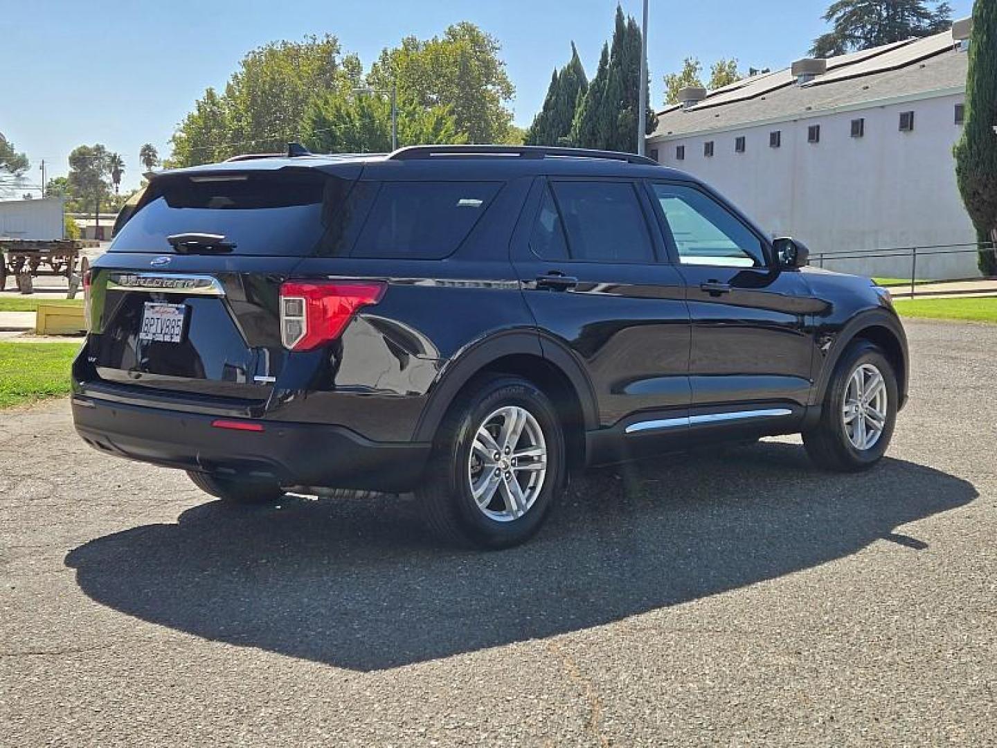 2020 BLACK Ford Explorer (1FMSK7DH6LG) with an 4-Cyl EcoBoost Turbo 2.3 Liter engine, Automatic 10-Spd w/SelectShift transmission, located at 246 E Walker St., Orland, 95963, (530) 865-5800, 39.747589, -122.178398 - Photo#8