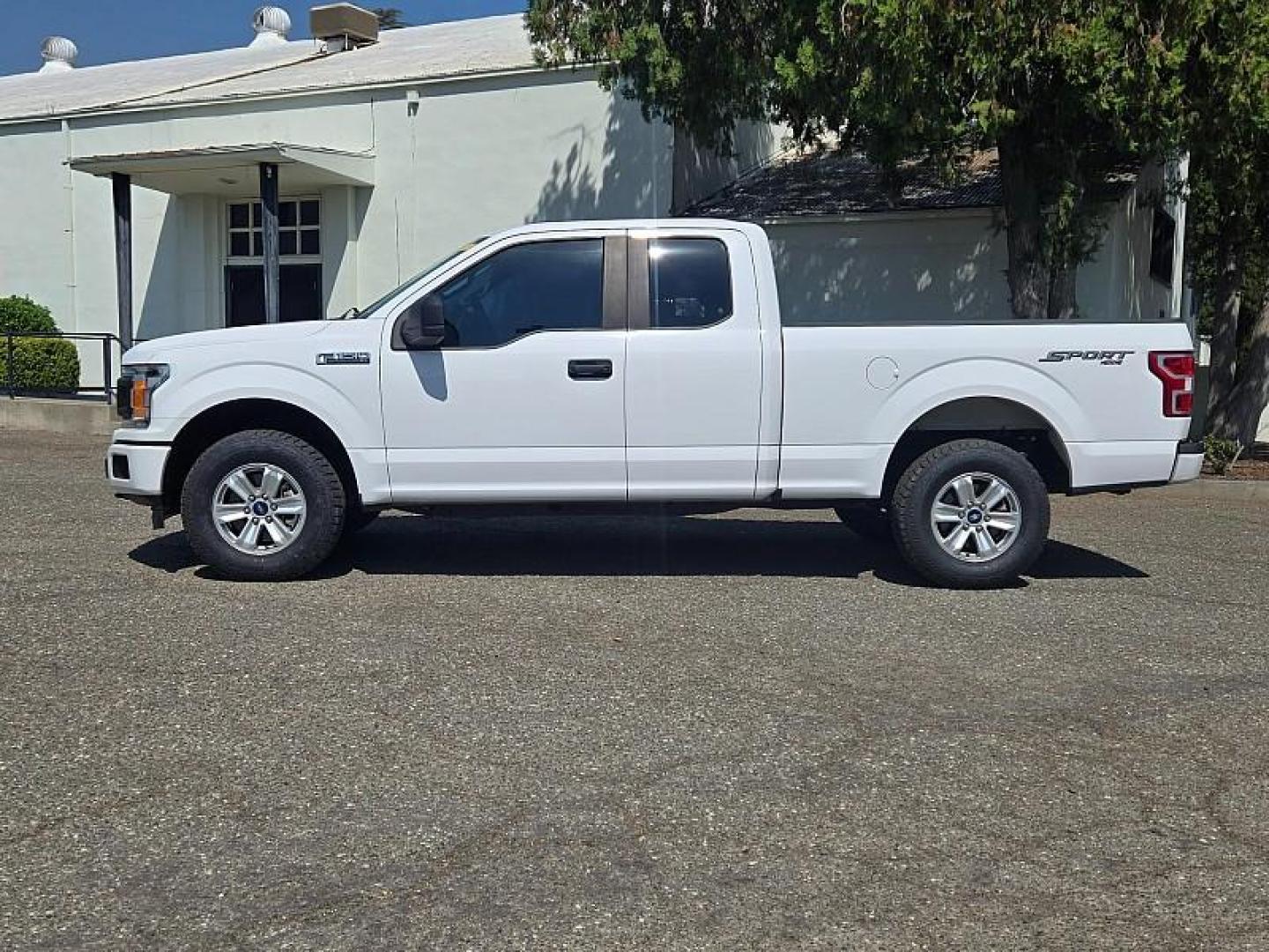 2020 WHITE Ford F-150 4WD (1FTEX1EB4LK) with an V6 Flex Fuel 3.3 Liter engine, Automatic 6-Spd w/SelectShift transmission, located at 246 E Walker St., Orland, 95963, (530) 865-5800, 39.747589, -122.178398 - Photo#4