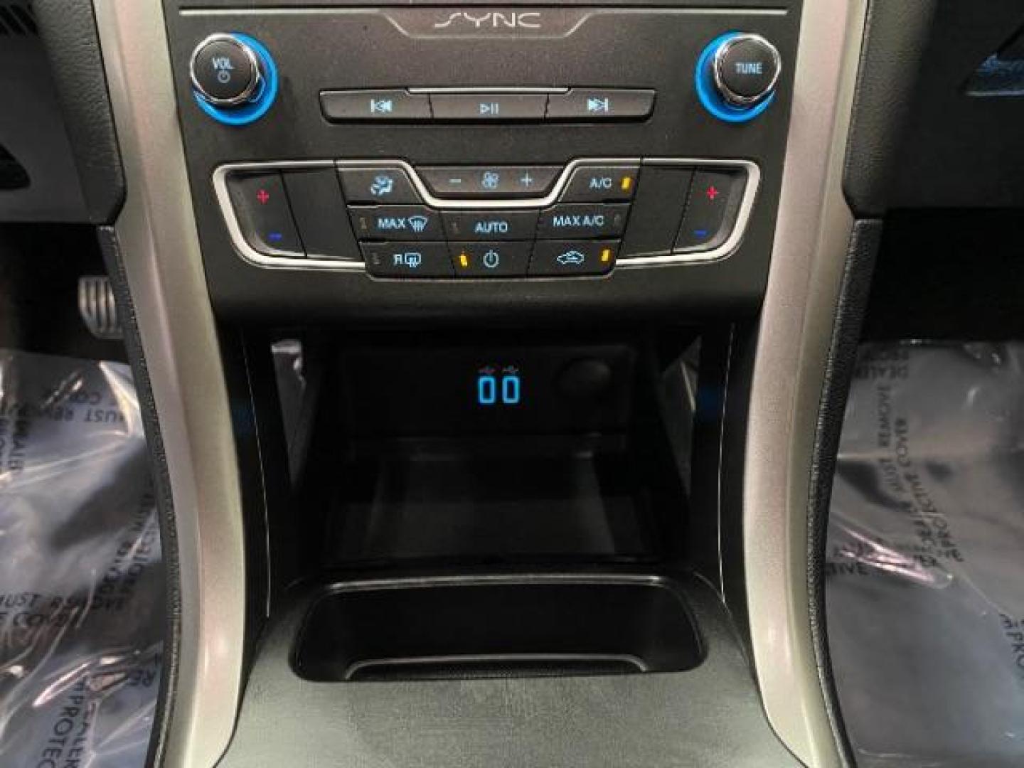 2020 black Ford Fusion (3FA6P0HD1LR) with an 4-Cyl EcoBoost Turbo 1.5 Liter engine, Automatic 6-Spd w/SelectShift transmission, located at 412 Auto Vista Drive, Palmdale, 93551, (661) 945-0620, 34.592636, -118.136681 - Photo#14