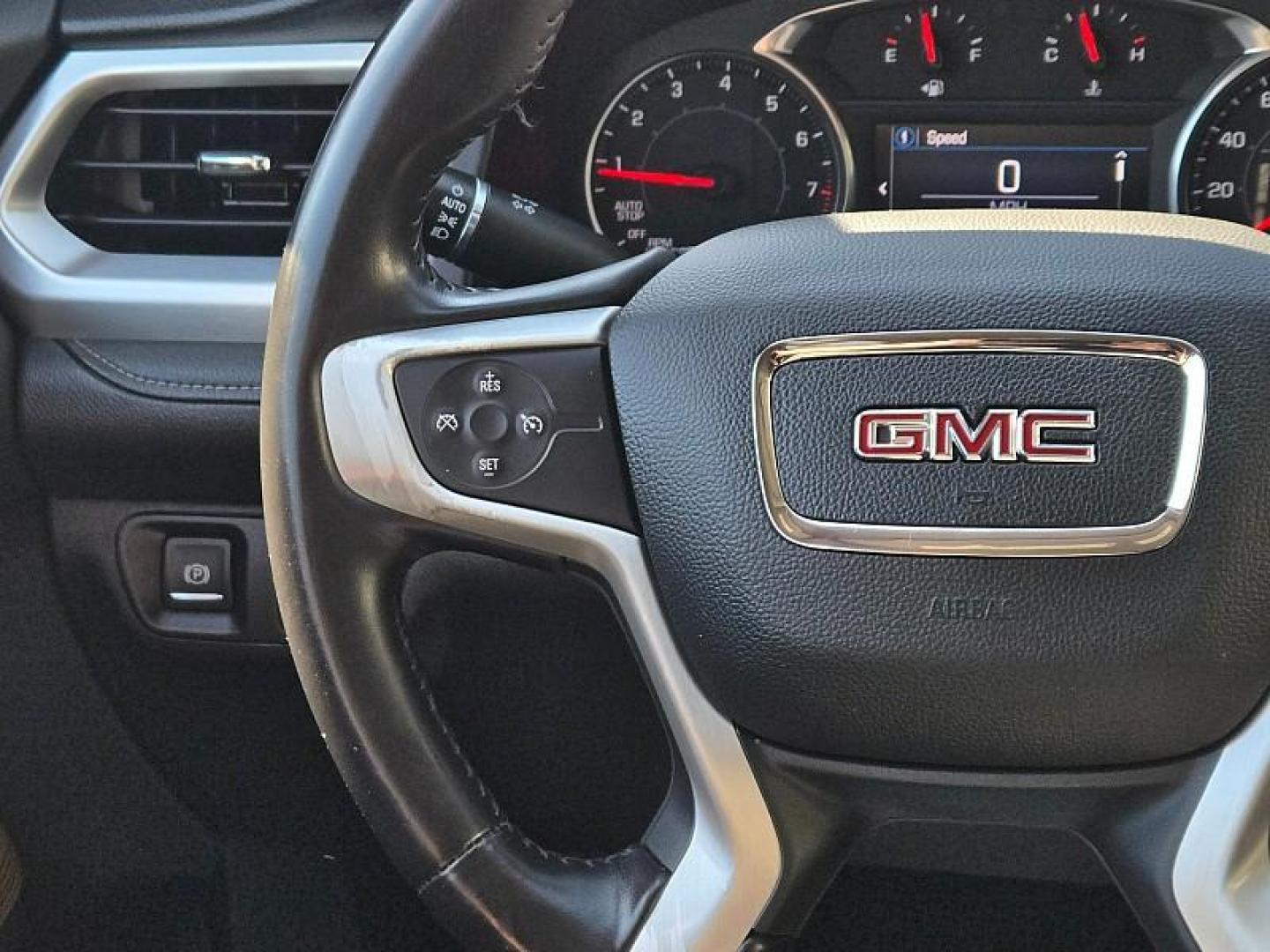 2020 RED GMC Acadia (1GKKNKLA7LZ) with an 4-Cyl 2.5 Liter engine, Automatic 9-Spd transmission, located at 246 E Walker St., Orland, 95963, (530) 865-5800, 39.747589, -122.178398 - Photo#24