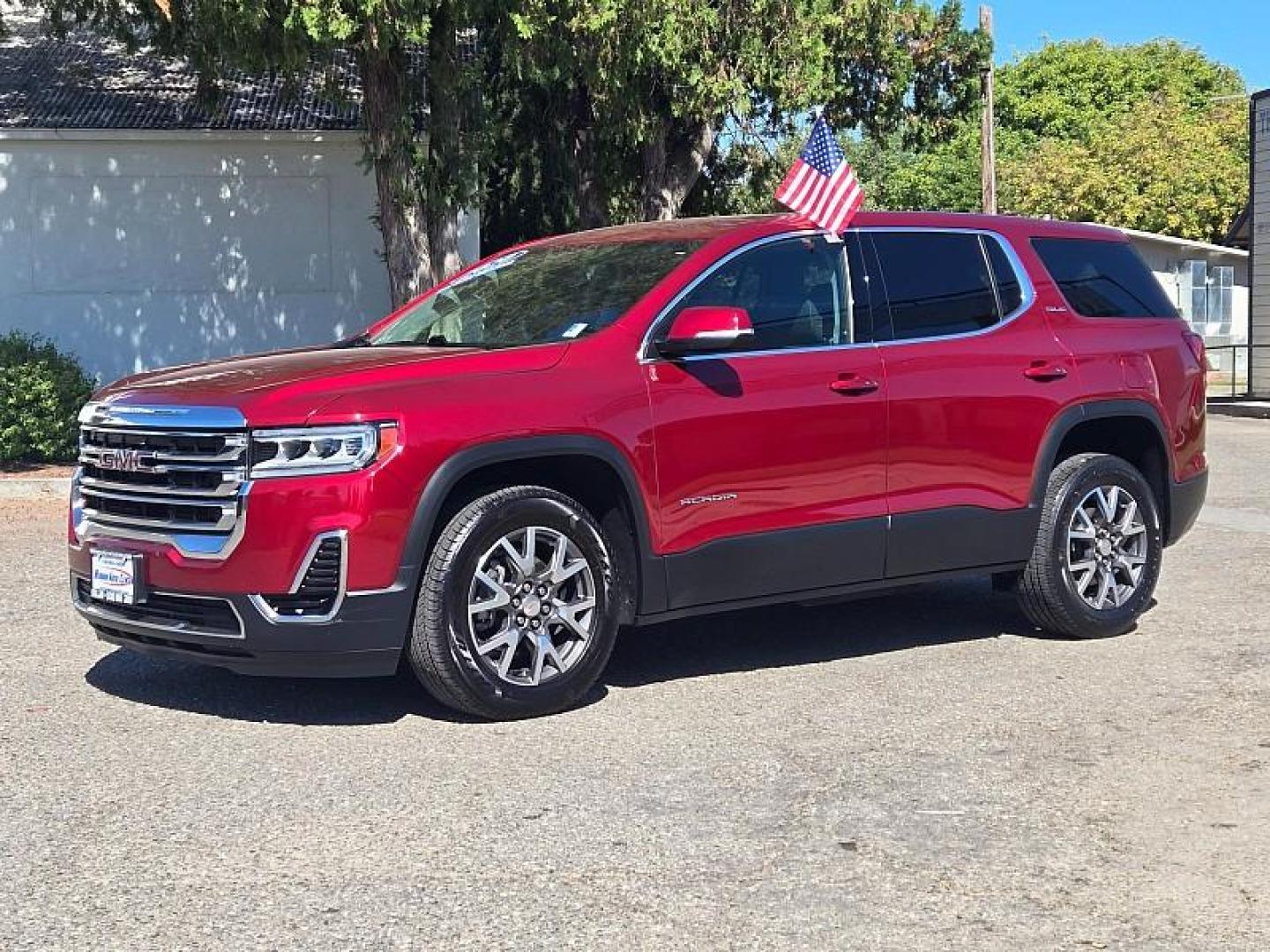 2020 RED GMC Acadia (1GKKNKLA7LZ) with an 4-Cyl 2.5 Liter engine, Automatic 9-Spd transmission, located at 246 E Walker St., Orland, 95963, (530) 865-5800, 39.747589, -122.178398 - Photo#4