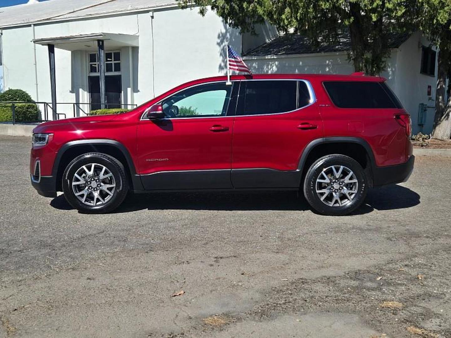 2020 RED GMC Acadia (1GKKNKLA7LZ) with an 4-Cyl 2.5 Liter engine, Automatic 9-Spd transmission, located at 246 E Walker St., Orland, 95963, (530) 865-5800, 39.747589, -122.178398 - Photo#5