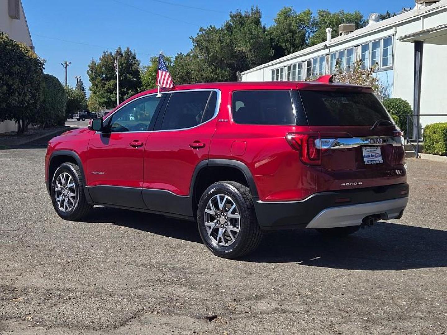 2020 RED GMC Acadia (1GKKNKLA7LZ) with an 4-Cyl 2.5 Liter engine, Automatic 9-Spd transmission, located at 246 E Walker St., Orland, 95963, (530) 865-5800, 39.747589, -122.178398 - Photo#6