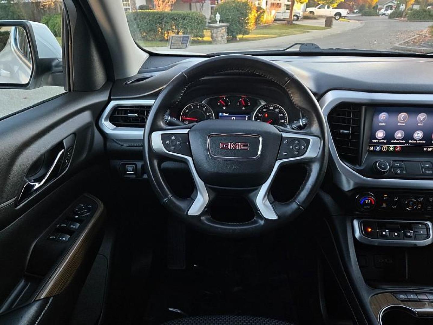 2020 WHITE GMC Acadia (1GKKNKLA6LZ) with an 4-Cyl 2.5 Liter engine, Automatic 9-Spd transmission, located at 246 E Walker St., Orland, 95963, (530) 865-5800, 39.747589, -122.178398 - Photo#20