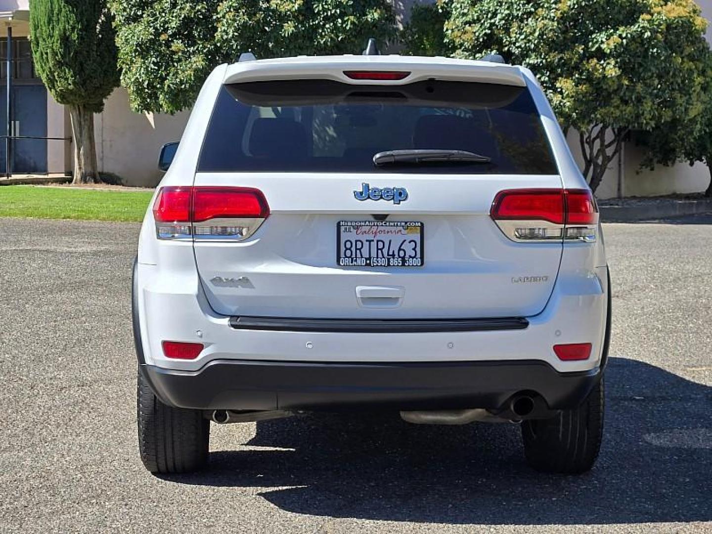 2020 WHITE Jeep Grand Cherokee (1C4RJFAGXLC) with an V6 VVT 3.6 Liter engine, Automatic 8-Spd transmission, located at 246 E Walker St., Orland, 95963, (530) 865-5800, 39.747589, -122.178398 - Photo#5