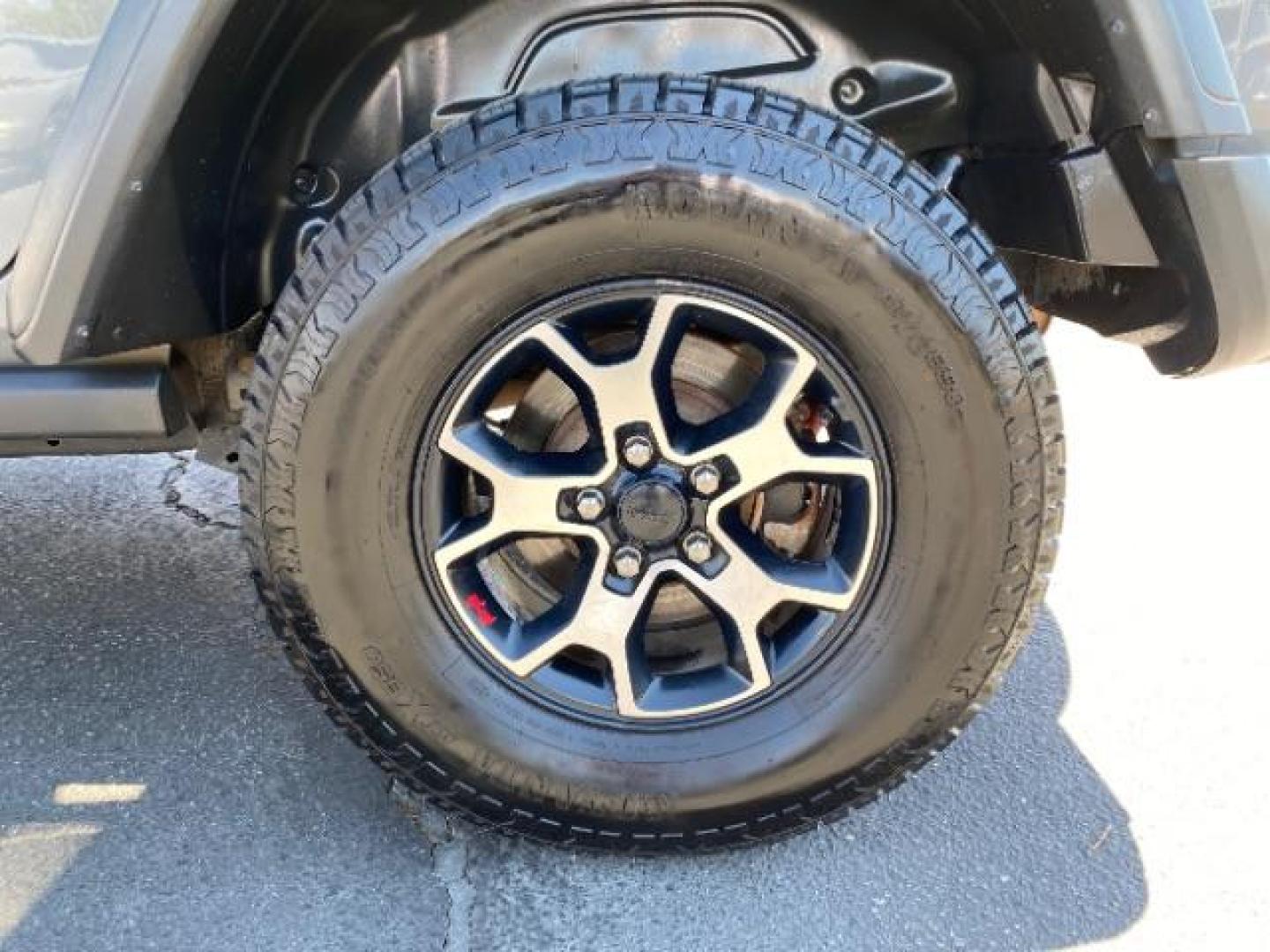 2020 GRAY Jeep Wrangler Unlimited (1C4HJXFN1LW) with an 4-Cyl Turbo 2.0 Liter engine, Automatic transmission, located at 412 Auto Vista Drive, Palmdale, 93551, (661) 945-0620, 34.592636, -118.136681 - Photo#14