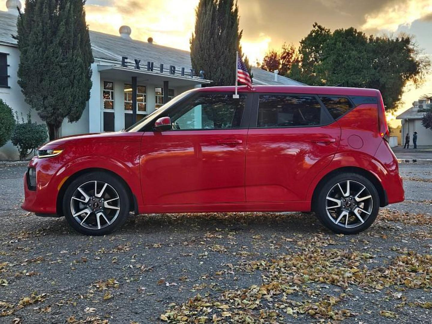 2020 RED Kia Soul (KNDJ53AF2L7) with an 4-Cyl Turbo 1.6 Liter engine, Automatic 7-Spd w/Dual-Clutch transmission, located at 246 E Walker St., Orland, 95963, (530) 865-5800, 39.747589, -122.178398 - Photo#3