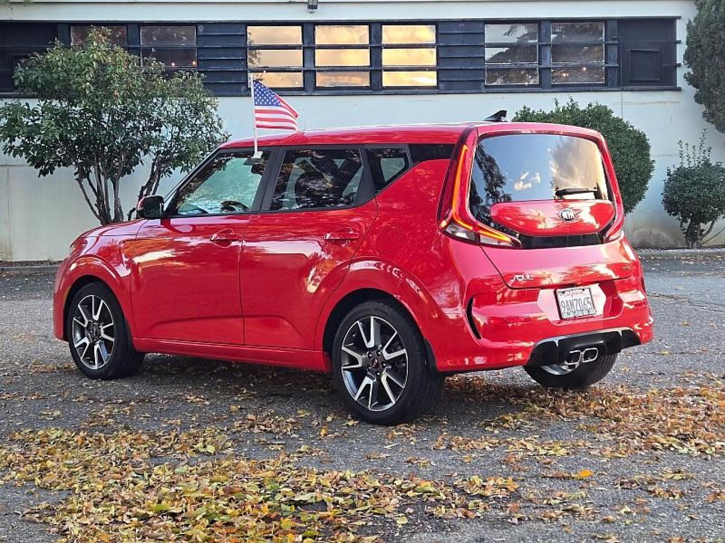 2020 RED Kia Soul (KNDJ53AF2L7) with an 4-Cyl Turbo 1.6 Liter engine, Automatic 7-Spd w/Dual-Clutch transmission, located at 246 E Walker St., Orland, 95963, (530) 865-5800, 39.747589, -122.178398 - Photo#4