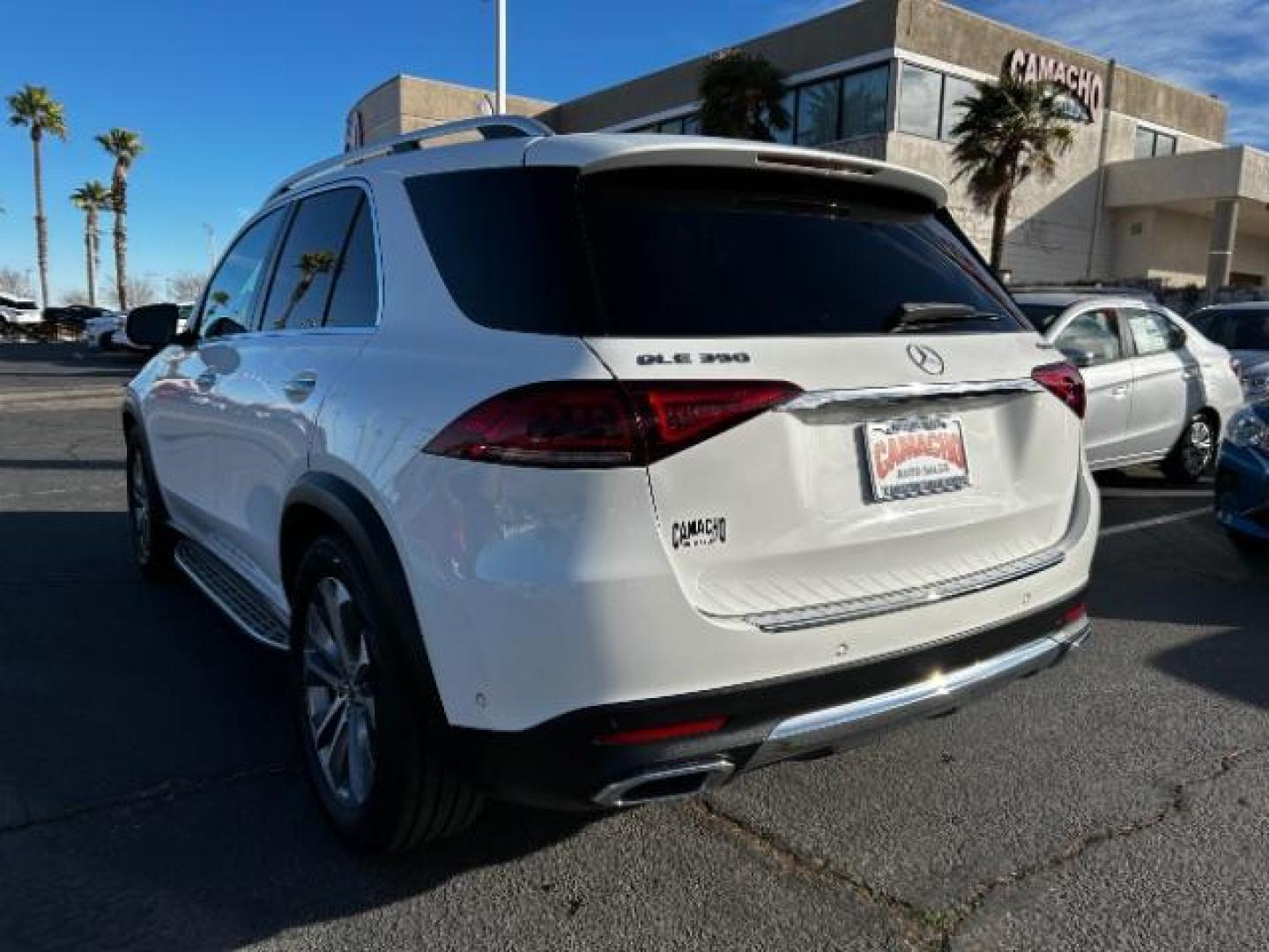 2020 WHITE Mercedes-Benz GLE-Class (4JGFB4KB5LA) with an 4-Cyl Turbo 2.0 Liter engine, Automatic 9-Spd 9G-Tronic transmission, located at 412 Auto Vista Drive, Palmdale, 93551, (661) 945-0620, 34.592636, -118.136681 - Photo#4