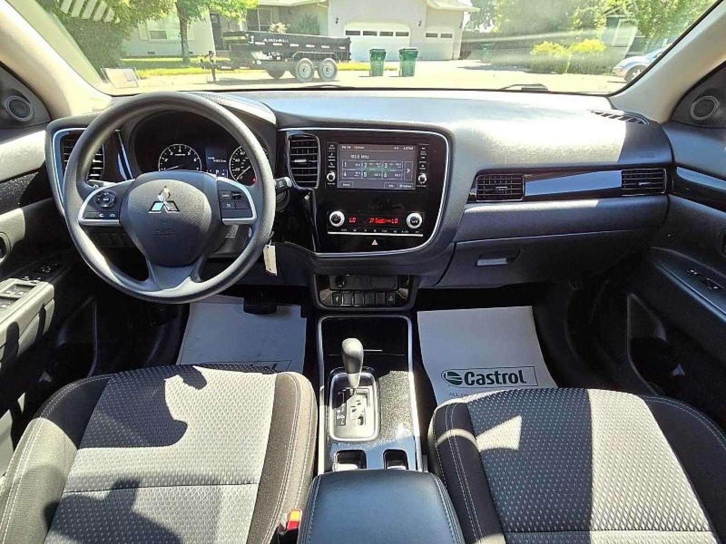 2020 SILVER Mitsubishi Outlander (JA4AD2A31LZ) with an 4-Cyl 2.4 Liter engine, Automatic CVT transmission, located at 246 E Walker St., Orland, 95963, (530) 865-5800, 39.747589, -122.178398 - Photo#20