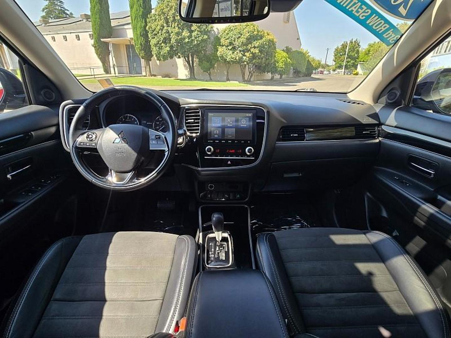 2020 BLACK Mitsubishi Outlander (JA4AD3A36LZ) with an 4-Cyl 2.4 Liter engine, Automatic CVT transmission, located at 246 E Walker St., Orland, 95963, (530) 865-5800, 39.747589, -122.178398 - Photo#22