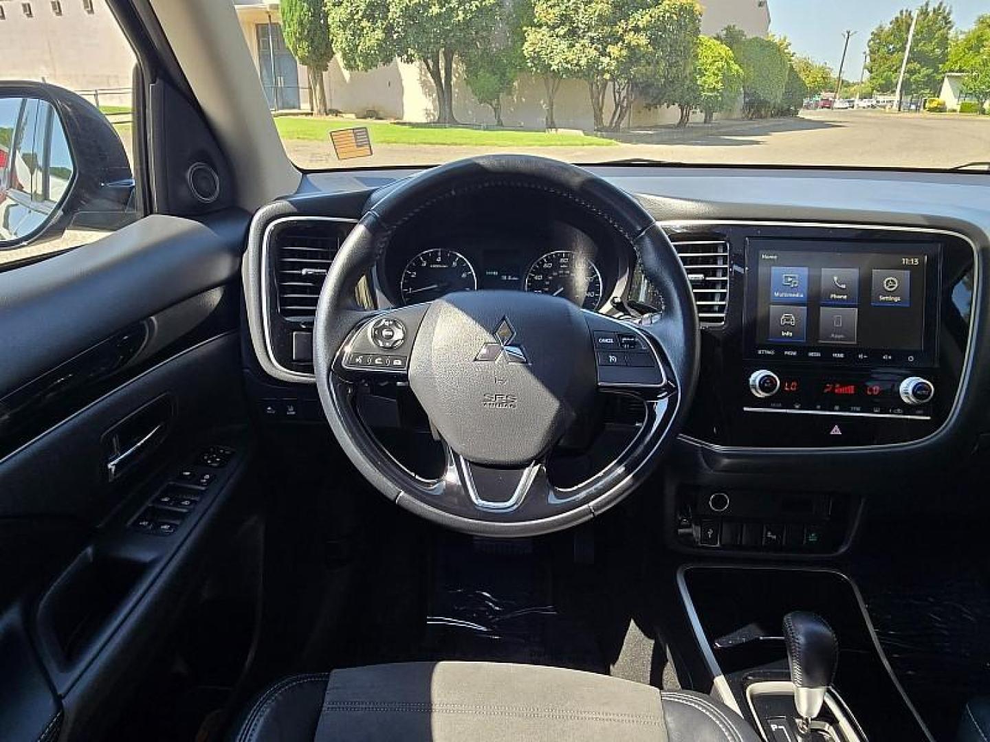 2020 BLACK Mitsubishi Outlander (JA4AD3A36LZ) with an 4-Cyl 2.4 Liter engine, Automatic CVT transmission, located at 246 E Walker St., Orland, 95963, (530) 865-5800, 39.747589, -122.178398 - Photo#23