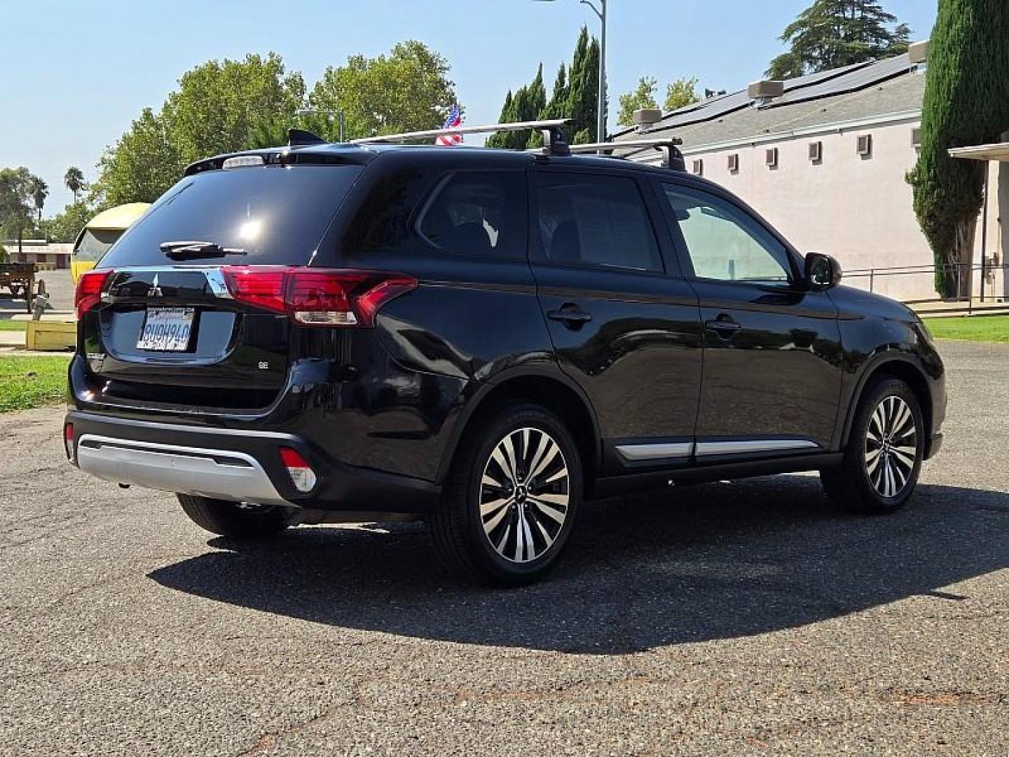 2020 BLACK Mitsubishi Outlander (JA4AD3A36LZ) with an 4-Cyl 2.4 Liter engine, Automatic CVT transmission, located at 246 E Walker St., Orland, 95963, (530) 865-5800, 39.747589, -122.178398 - Photo#8