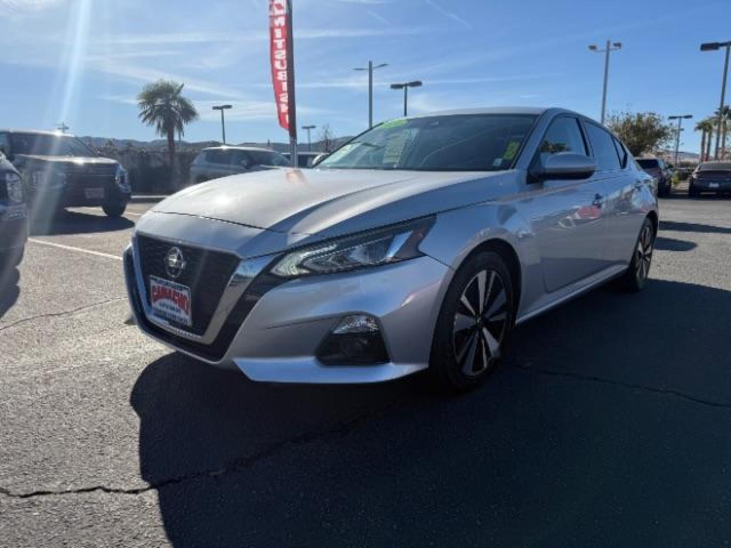 2020 SILVER Nissan Altima (1N4BL4EVXLC) with an 4-Cyl 2.5 Liter engine, Automatic Xtronic CVT transmission, located at 412 Auto Vista Drive, Palmdale, 93551, (661) 945-0620, 34.592636, -118.136681 - Photo#2