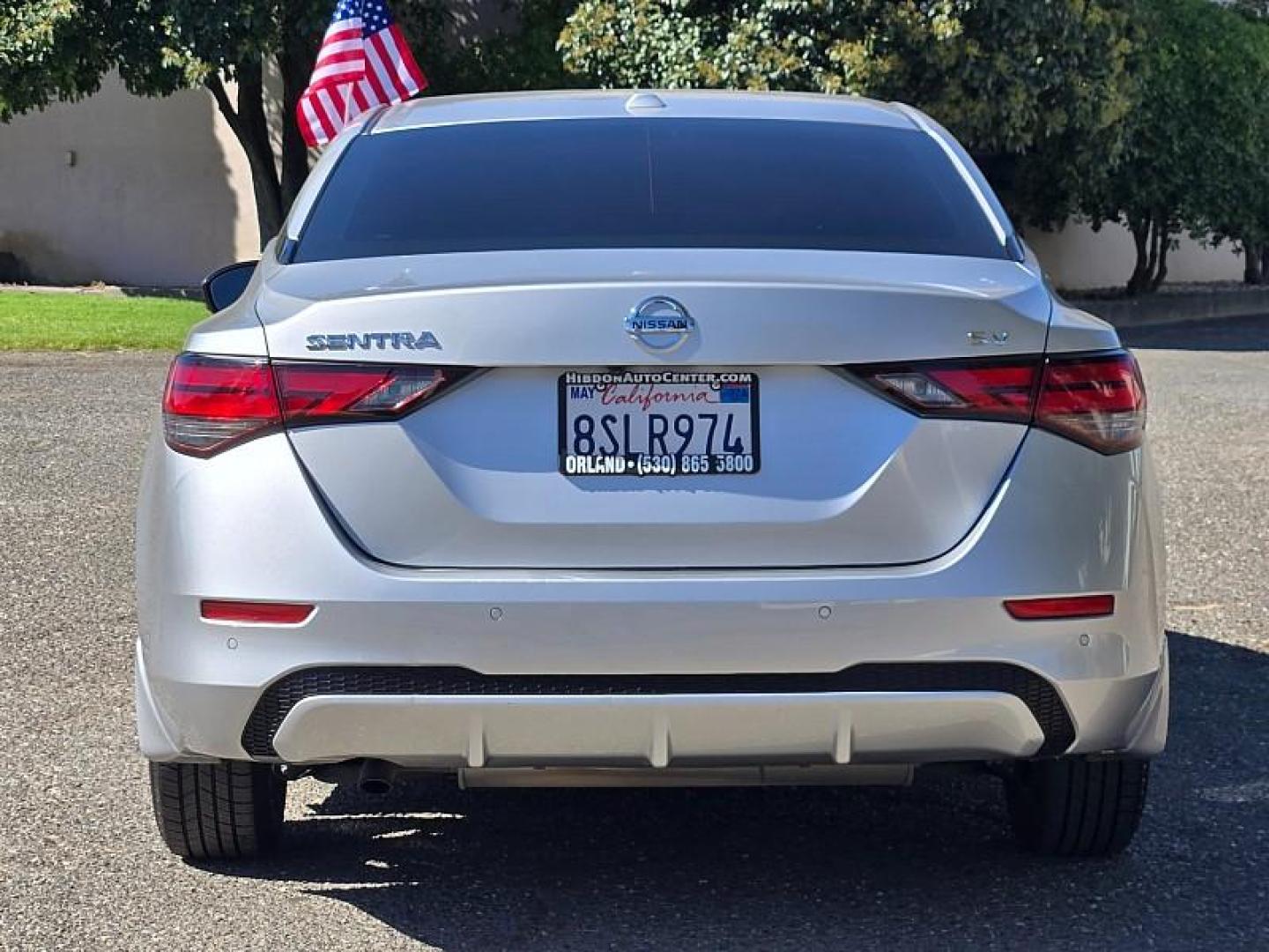 2020 SILVER Nissan Sentra (3N1AB8CV1LY) with an 4-Cyl 2.0 Liter engine, Automatic CVT w/Xtronic transmission, located at 246 E Walker St., Orland, 95963, (530) 865-5800, 39.747589, -122.178398 - Photo#6