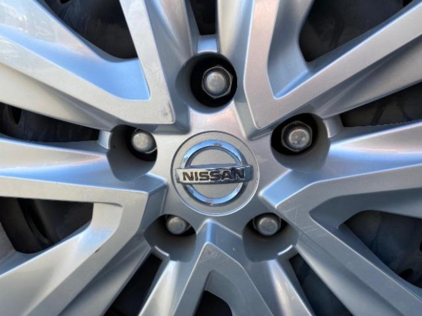 2020 GRAY Nissan Sentra (3N1AB8BV4LY) with an 4-Cyl 2.0 Liter engine, Automatic CVT w/Xtronic transmission, located at 412 Auto Vista Drive, Palmdale, 93551, (661) 945-0620, 34.592636, -118.136681 - Photo#11