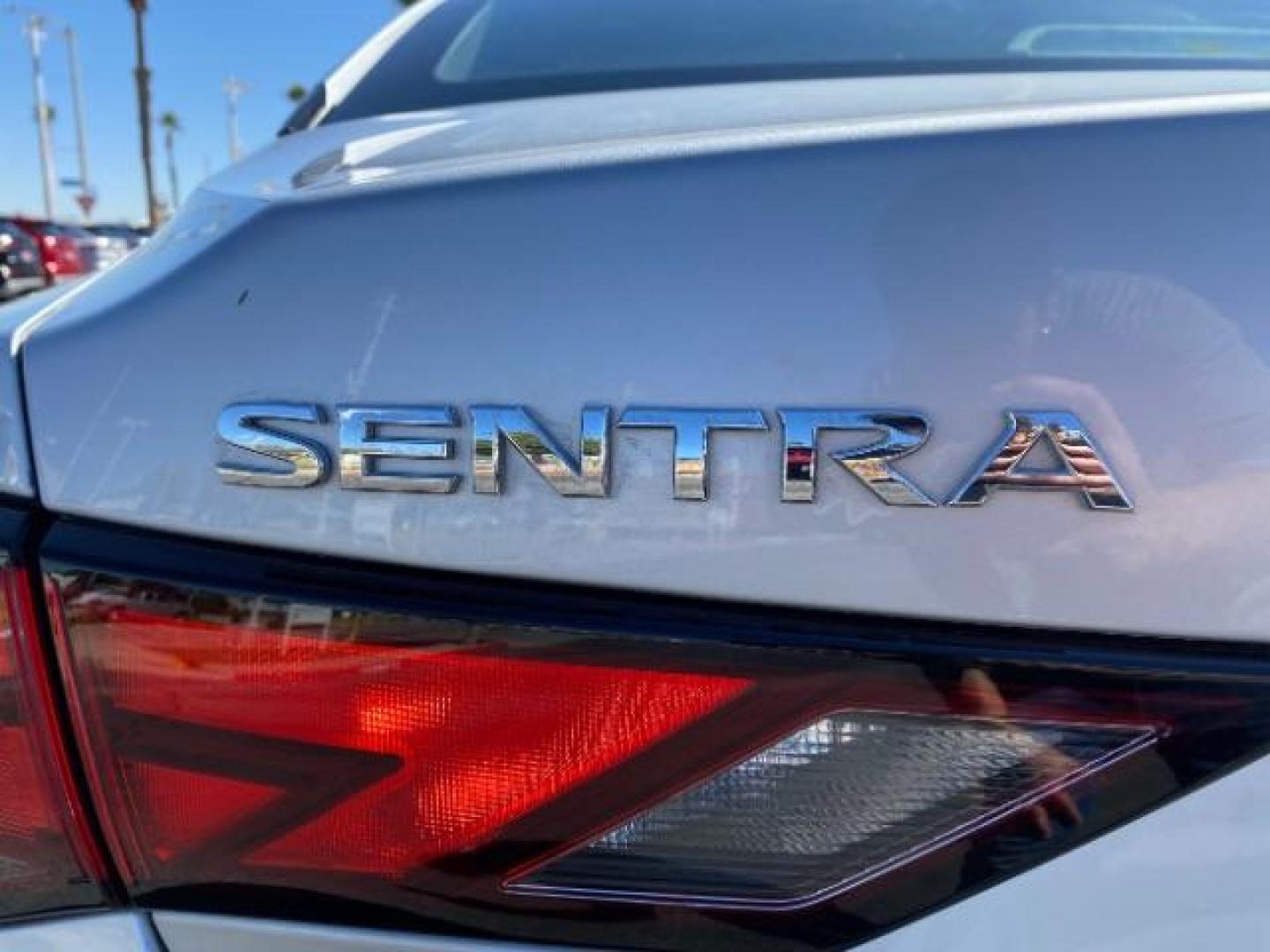 2020 GRAY Nissan Sentra (3N1AB8BV4LY) with an 4-Cyl 2.0 Liter engine, Automatic CVT w/Xtronic transmission, located at 412 Auto Vista Drive, Palmdale, 93551, (661) 945-0620, 34.592636, -118.136681 - Photo#14