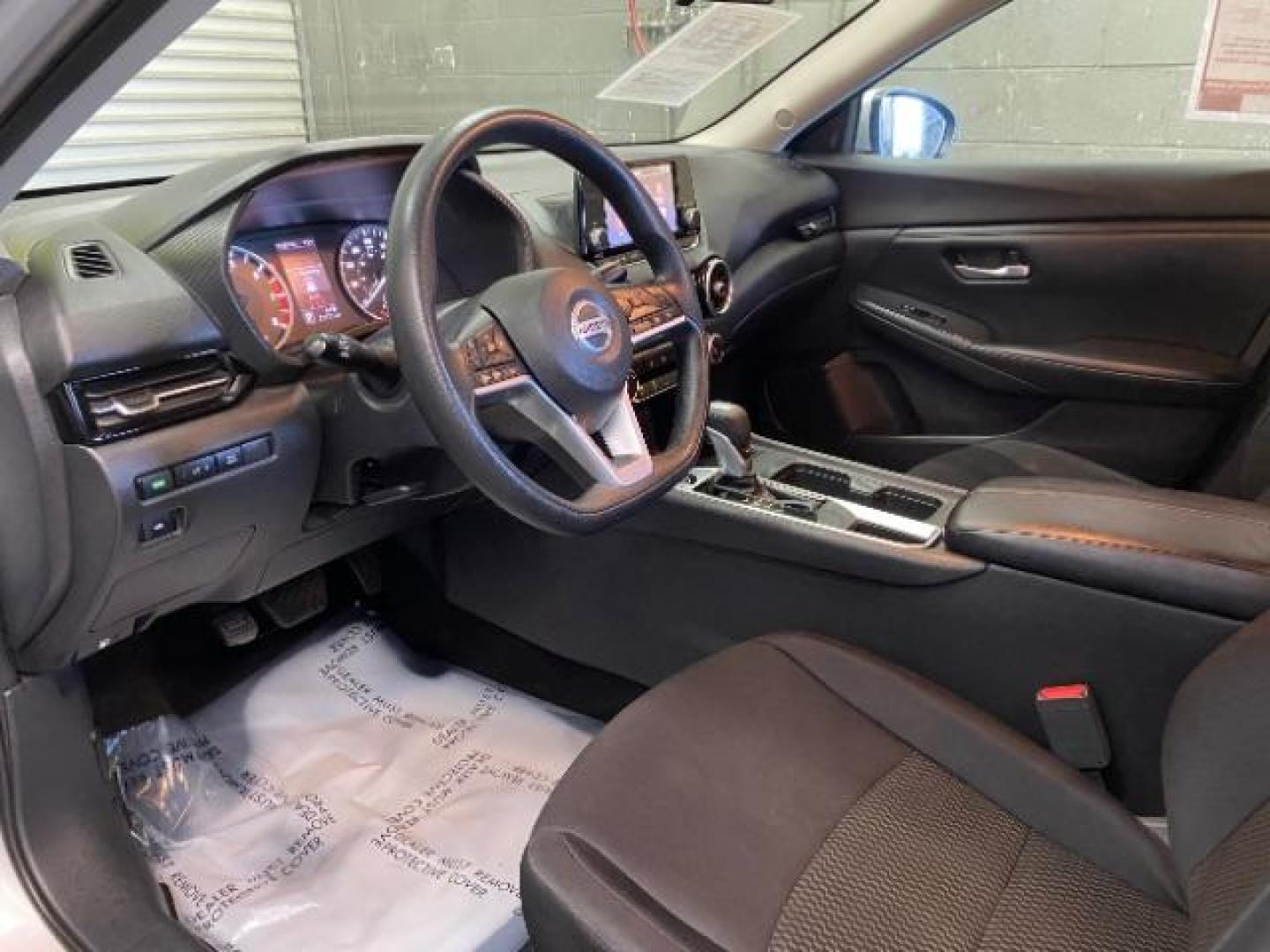 2020 GRAY Nissan Sentra (3N1AB8BV4LY) with an 4-Cyl 2.0 Liter engine, Automatic CVT w/Xtronic transmission, located at 412 Auto Vista Drive, Palmdale, 93551, (661) 945-0620, 34.592636, -118.136681 - Photo#17