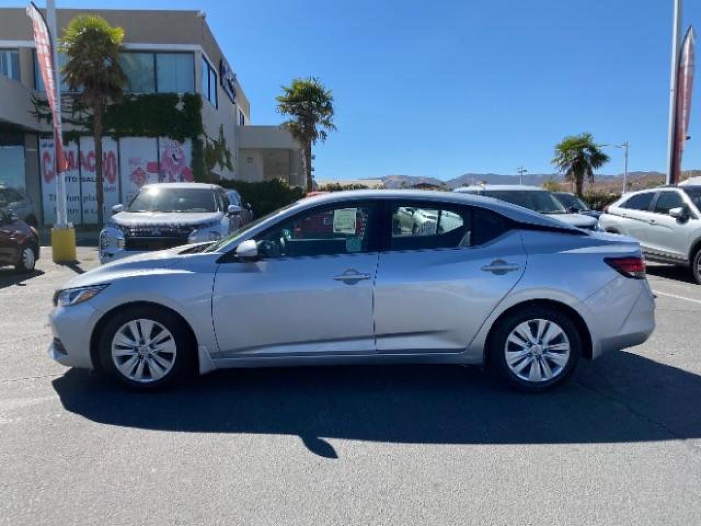 2020 GRAY Nissan Sentra (3N1AB8BV4LY) with an 4-Cyl 2.0 Liter engine, Automatic CVT w/Xtronic transmission, located at 412 Auto Vista Drive, Palmdale, 93551, (661) 945-0620, 34.592636, -118.136681 - Photo#4