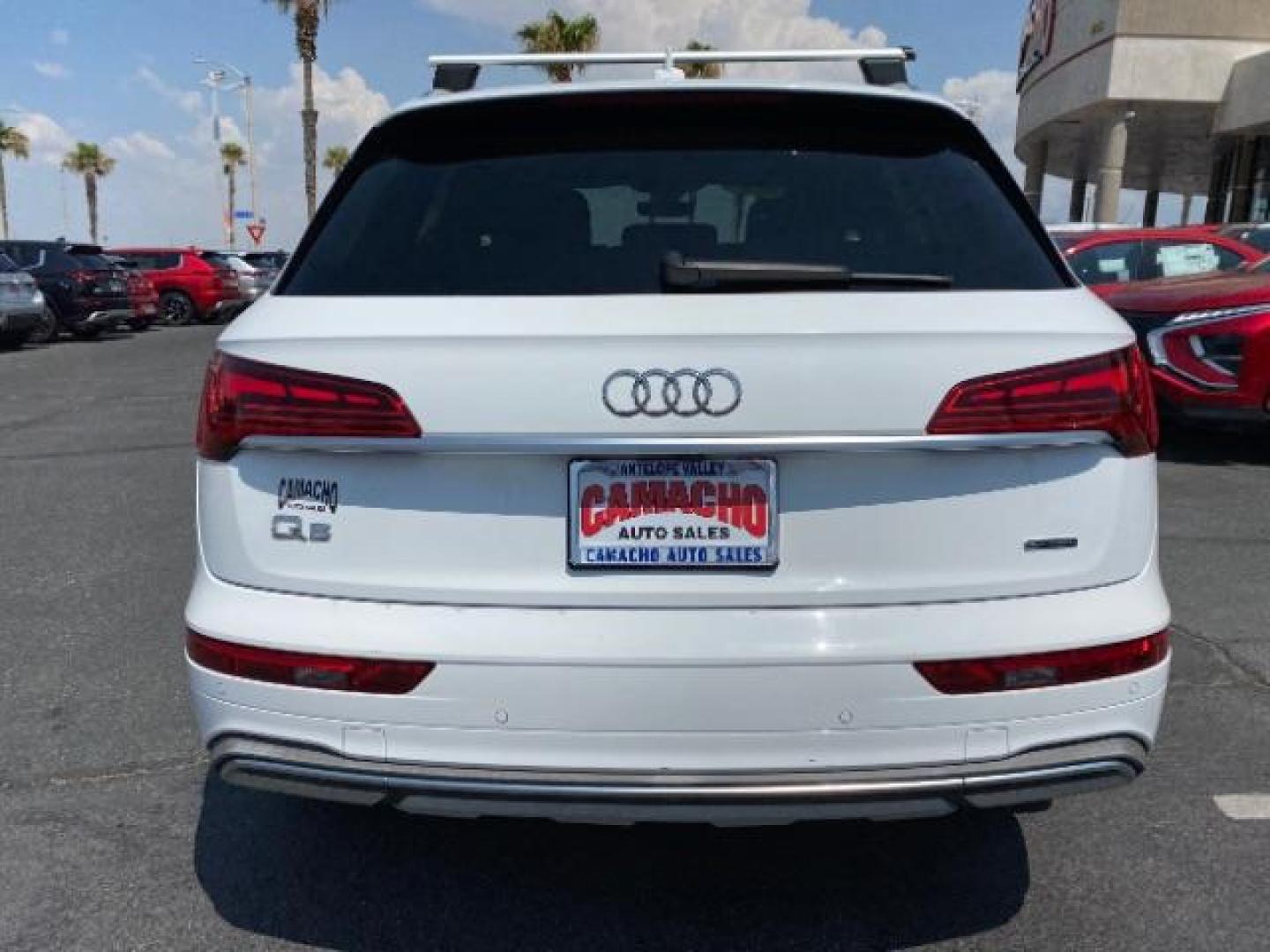 2021 BLACK Audi Q5 (WA1BAAFY2M2) with an 4-Cyl Turbo 2.0L Hybrid engine, Automatic 7-Spd w/Dual-Clutch and S tronic transmission, located at 412 Auto Vista Drive, Palmdale, 93551, (661) 945-0620, 34.592636, -118.136681 - Photo#5