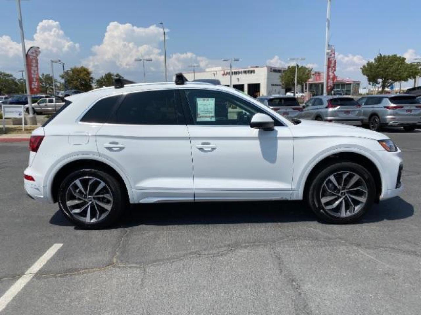 2021 BLACK Audi Q5 (WA1BAAFY2M2) with an 4-Cyl Turbo 2.0L Hybrid engine, Automatic 7-Spd w/Dual-Clutch and S tronic transmission, located at 412 Auto Vista Drive, Palmdale, 93551, (661) 945-0620, 34.592636, -118.136681 - Photo#7