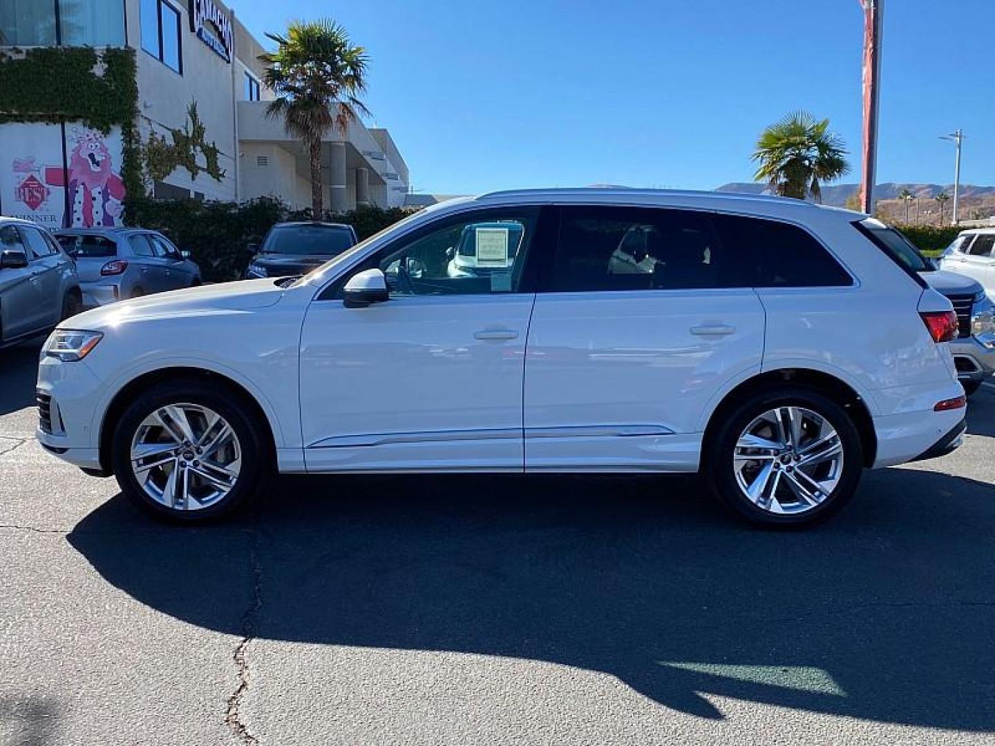 2021 WHITE Audi Q7 (WA1LXAF73MD) with an V6 Turbo 3.0L Hybrid engine, Automatic 8-Spd and Tiptronic transmission, located at 412 Auto Vista Drive, Palmdale, CA, 93551, (661) 945-0620, 34.592636, -118.136681 - For 44 years, our family-owned and operated business has proudly served the community, becoming one of the largest independent used car and new car dealers in Southern California, thanks to the trust and support of our customers. Recognized as AV and rsquo;s Best Used Car Dealer for 25 years (1998-2 - Photo#3