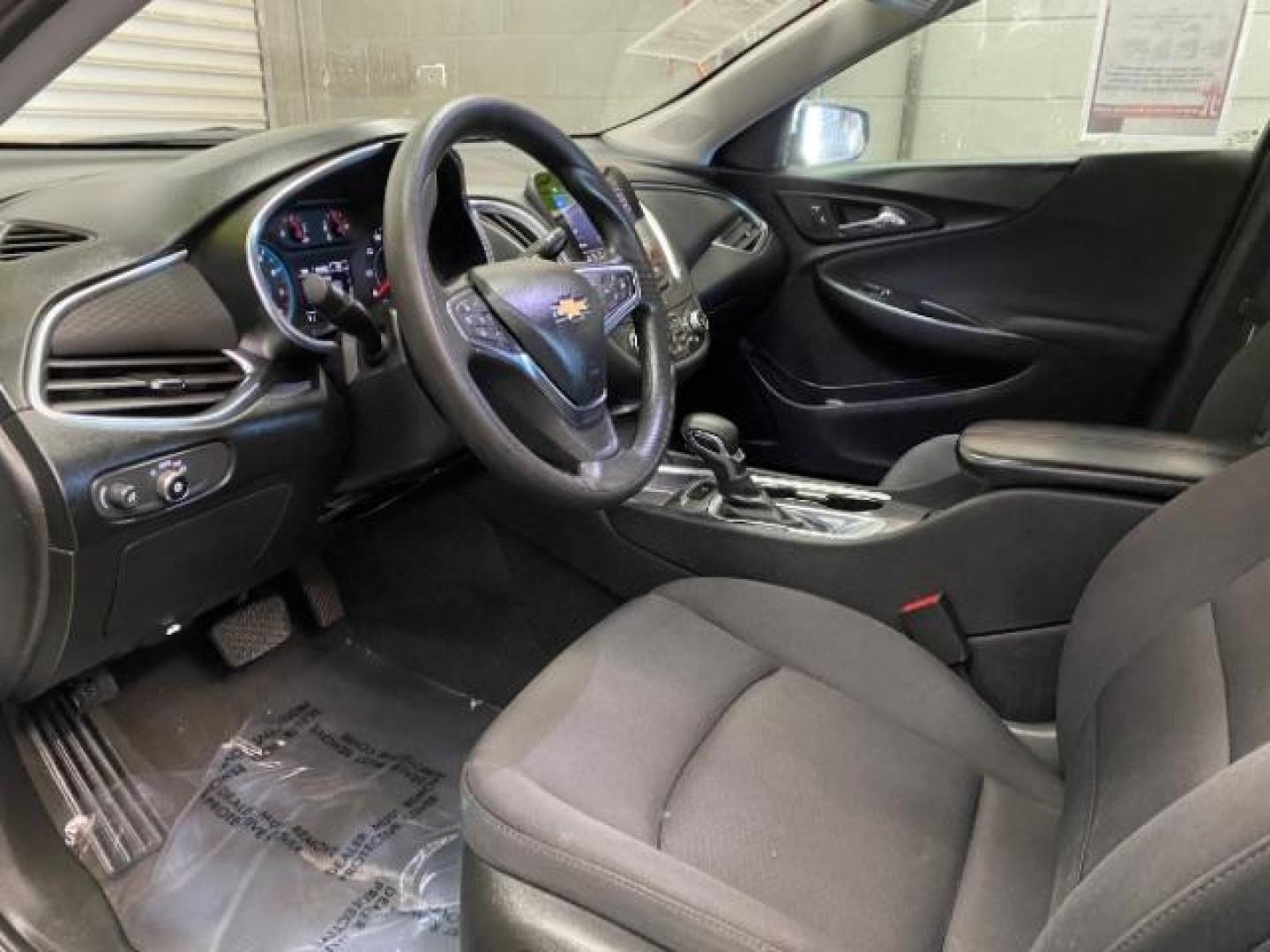 2021 SILVER Chevrolet Malibu (1G1ZD5ST3MF) with an 4-Cyl Turbo 1.5 Liter engine, Automatic CVT transmission, located at 412 Auto Vista Drive, Palmdale, 93551, (661) 945-0620, 34.592636, -118.136681 - Photo#10