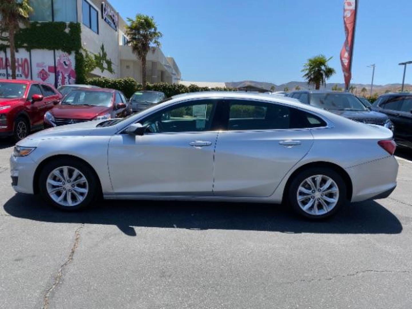 2021 SILVER Chevrolet Malibu (1G1ZD5ST3MF) with an 4-Cyl Turbo 1.5 Liter engine, Automatic CVT transmission, located at 412 Auto Vista Drive, Palmdale, 93551, (661) 945-0620, 34.592636, -118.136681 - Photo#4