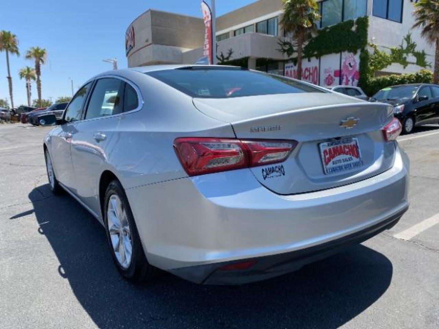 2021 SILVER Chevrolet Malibu (1G1ZD5ST3MF) with an 4-Cyl Turbo 1.5 Liter engine, Automatic CVT transmission, located at 412 Auto Vista Drive, Palmdale, 93551, (661) 945-0620, 34.592636, -118.136681 - Photo#5