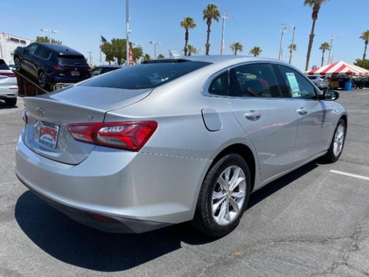 2021 SILVER Chevrolet Malibu (1G1ZD5ST3MF) with an 4-Cyl Turbo 1.5 Liter engine, Automatic CVT transmission, located at 412 Auto Vista Drive, Palmdale, 93551, (661) 945-0620, 34.592636, -118.136681 - Photo#7