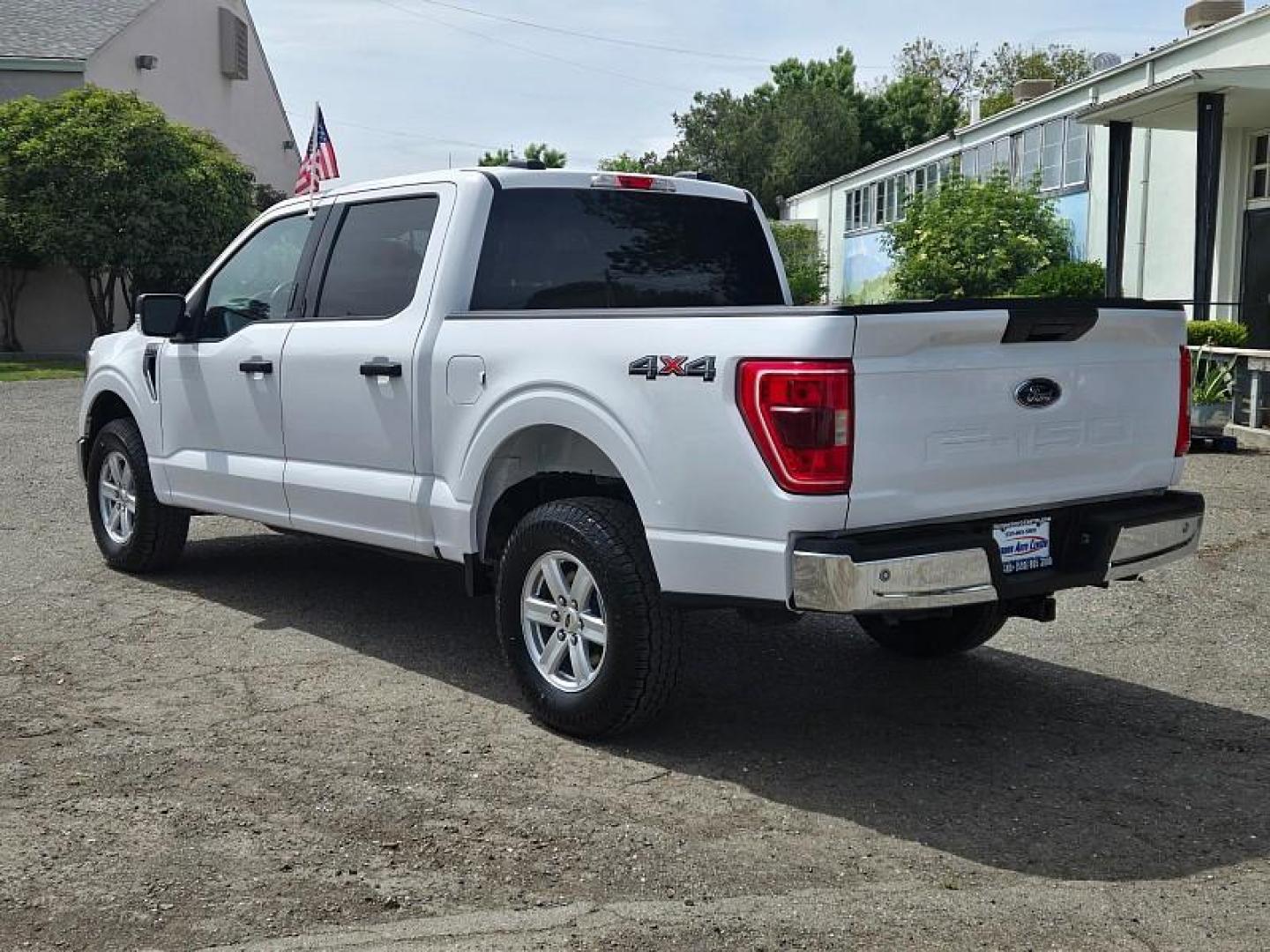 2021 WHITE /gray Ford F-150 4WD (1FTFW1E54MK) with an V8 Flex Fuel 5.0 Liter engine, Automatic 10-Spd transmission, located at 246 E Walker St., Orland, 95963, (530) 865-5800, 39.747589, -122.178398 - Photo#4