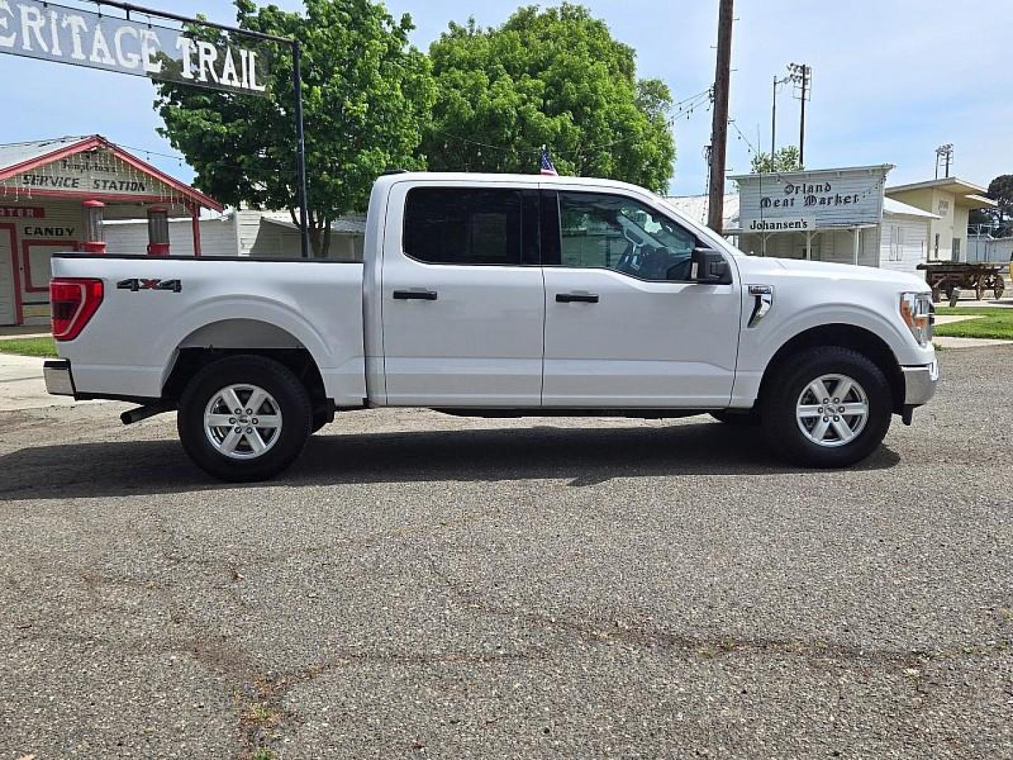 2021 WHITE /gray Ford F-150 4WD (1FTFW1E54MK) with an V8 Flex Fuel 5.0 Liter engine, Automatic 10-Spd transmission, located at 246 E Walker St., Orland, 95963, (530) 865-5800, 39.747589, -122.178398 - Photo#7