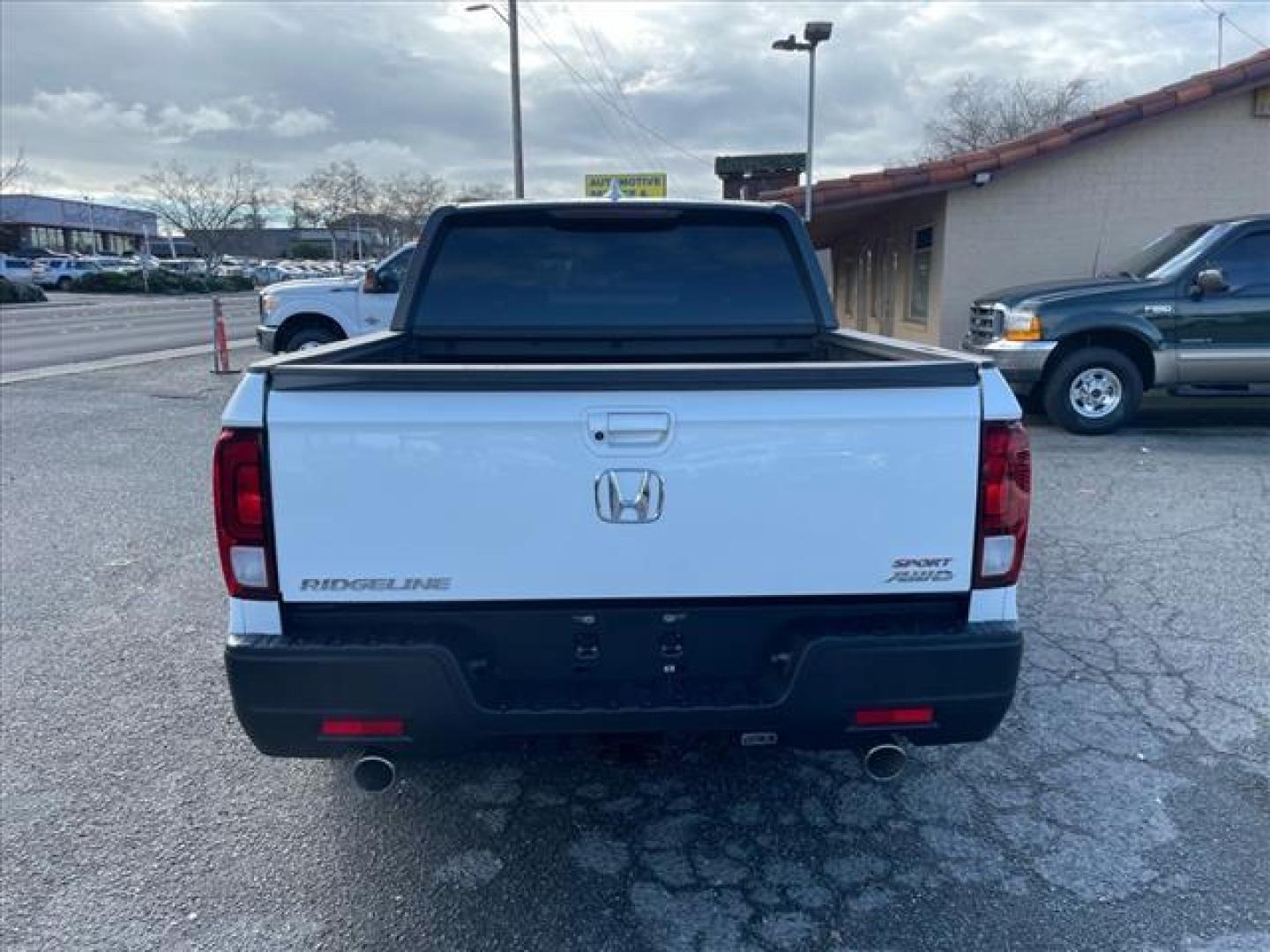 2021 Platinum White Pearl Honda Ridgeline Sport (5FPYK3F13MB) with an 3.5L 3.5L V6 280hp 262ft. lbs. Direct Injection engine, 9-Speed Shiftable Automatic transmission, located at 800 Riverside Ave, Roseville, CA, 95678, 916-773-4549 & Toll Free: 866-719-4393, 38.732265, -121.291039 - AWD SPORT SERVICE RECORDS ON CLEAN CARFAX - Photo#8