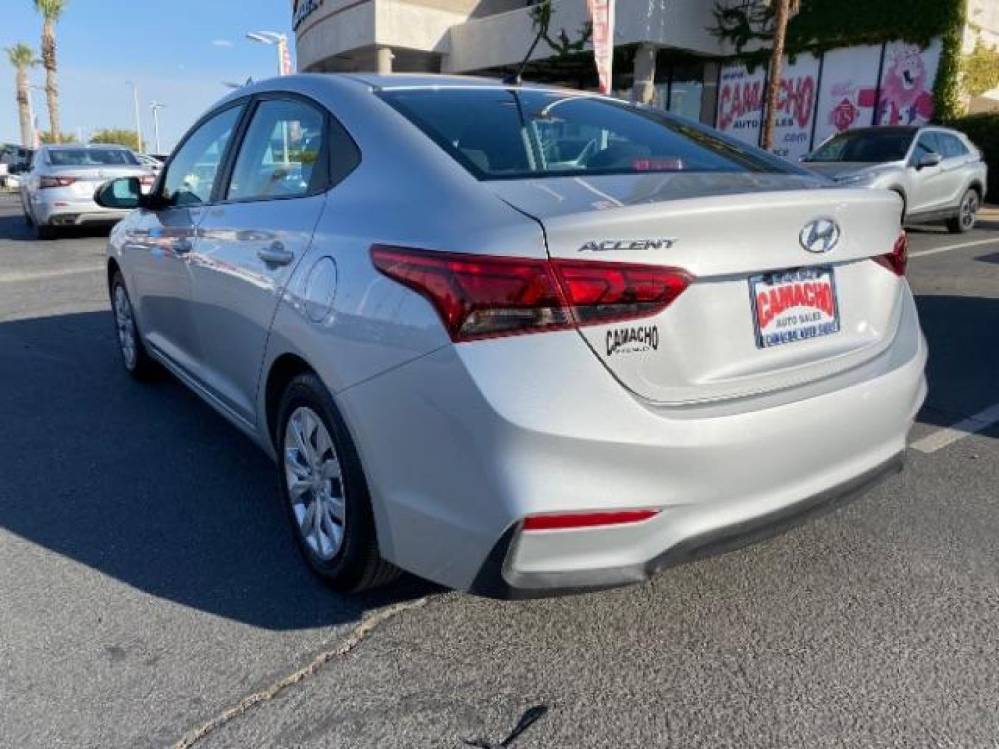 2021 GRAY Hyundai Accent (3KPC24A6XME) with an 4-Cyl 1.6 Liter engine, Automatic IVT w/Shiftronic transmission, located at 412 Auto Vista Drive, Palmdale, 93551, (661) 945-0620, 34.592636, -118.136681 - Photo#5