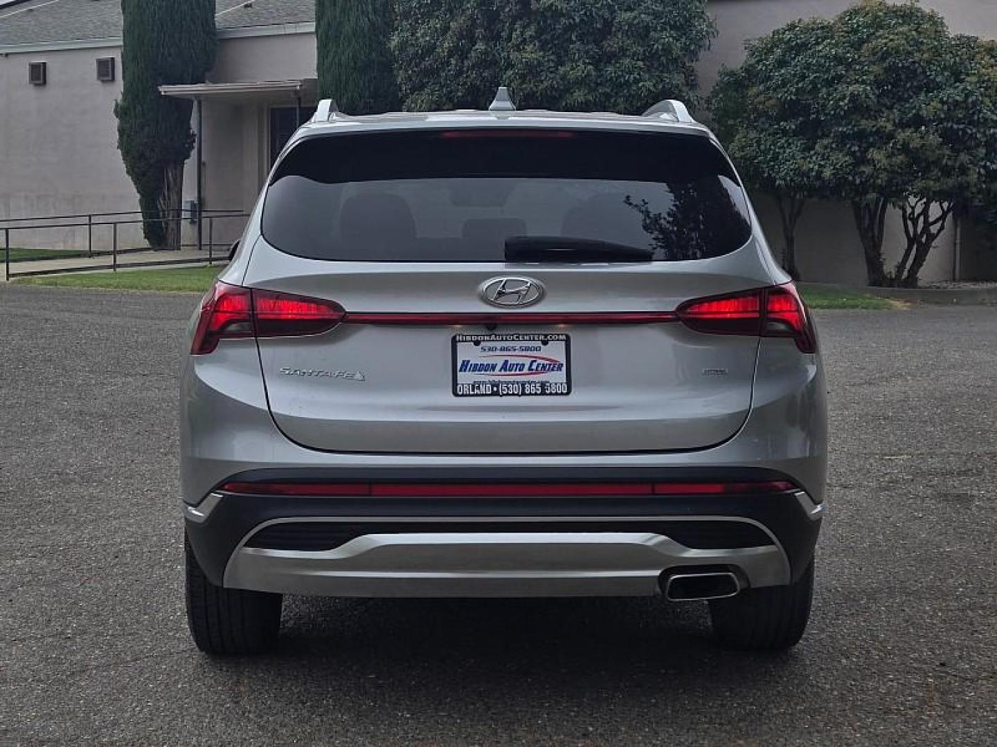 2021 SILVER Hyundai Santa Fe (5NMS2DAJ0MH) with an 4-Cyl 2.5 Liter engine, Automatic 8-Spd transmission, located at 246 E Walker St., Orland, 95963, (530) 865-5800, 39.747589, -122.178398 - Photo#5