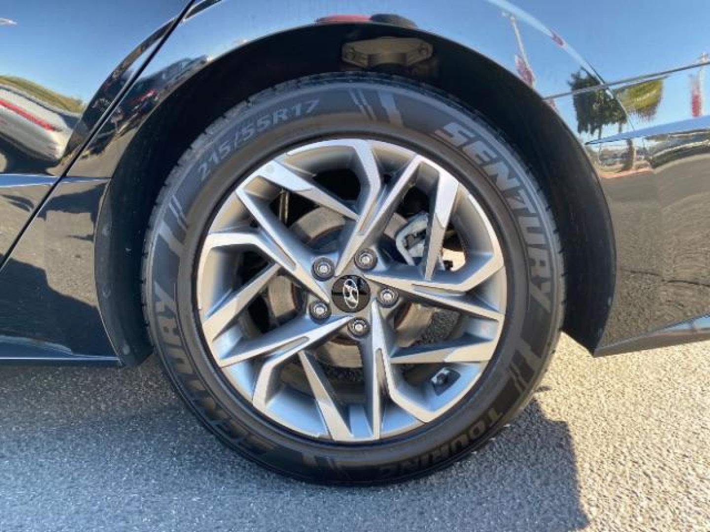 2021 BLACK Hyundai Sonata (KMHL64JA6MA) with an 4-Cyl 2.5 Liter engine, Automatic 8-Spd w/Overdrive and Shiftronic transmission, located at 412 Auto Vista Drive, Palmdale, 93551, (661) 945-0620, 34.592636, -118.136681 - Photo#14