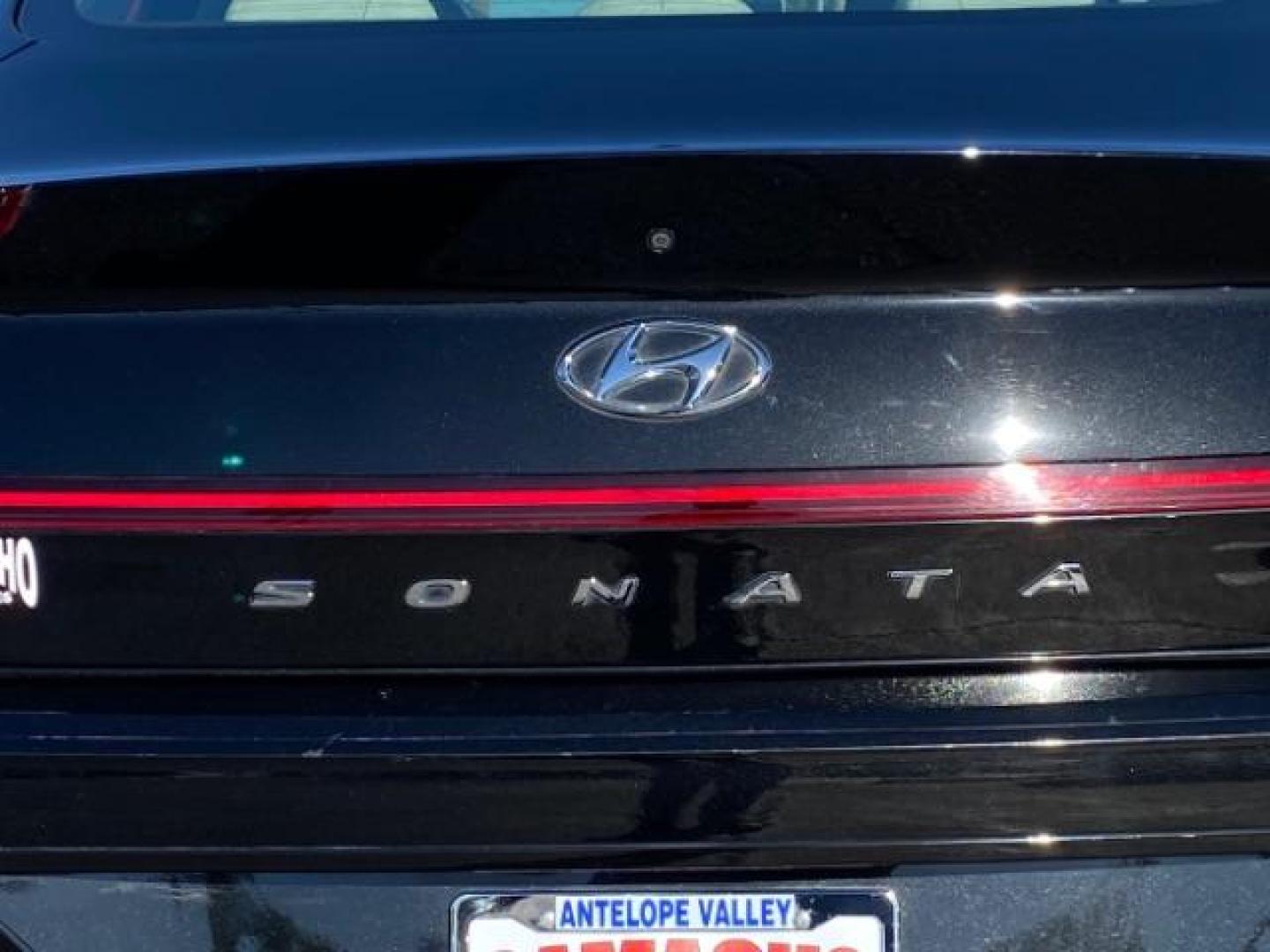 2021 BLACK Hyundai Sonata (KMHL64JA6MA) with an 4-Cyl 2.5 Liter engine, Automatic 8-Spd w/Overdrive and Shiftronic transmission, located at 412 Auto Vista Drive, Palmdale, 93551, (661) 945-0620, 34.592636, -118.136681 - Photo#15