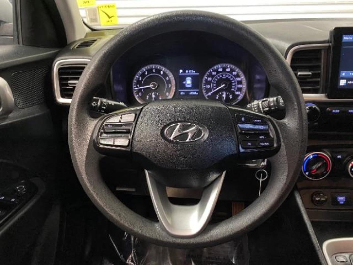 2021 SILVER Hyundai Venue (KMHRB8A38MU) with an 4-Cyl 1.6 Liter engine, Automatic IVT w/Shiftronic transmission, located at 412 Auto Vista Drive, Palmdale, 93551, (661) 945-0620, 34.592636, -118.136681 - Photo#18