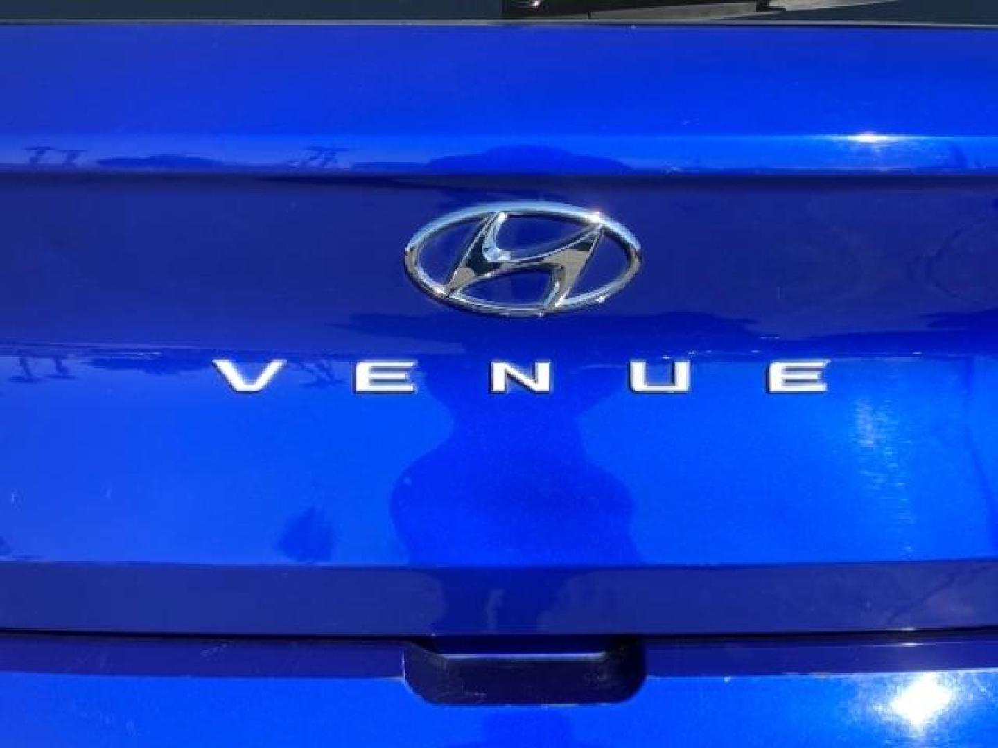 2021 BLUE Hyundai Venue (KMHRB8A35MU) with an 4-Cyl 1.6 Liter engine, Automatic IVT w/Shiftronic transmission, located at 412 Auto Vista Drive, Palmdale, 93551, (661) 945-0620, 34.592636, -118.136681 - Photo#15